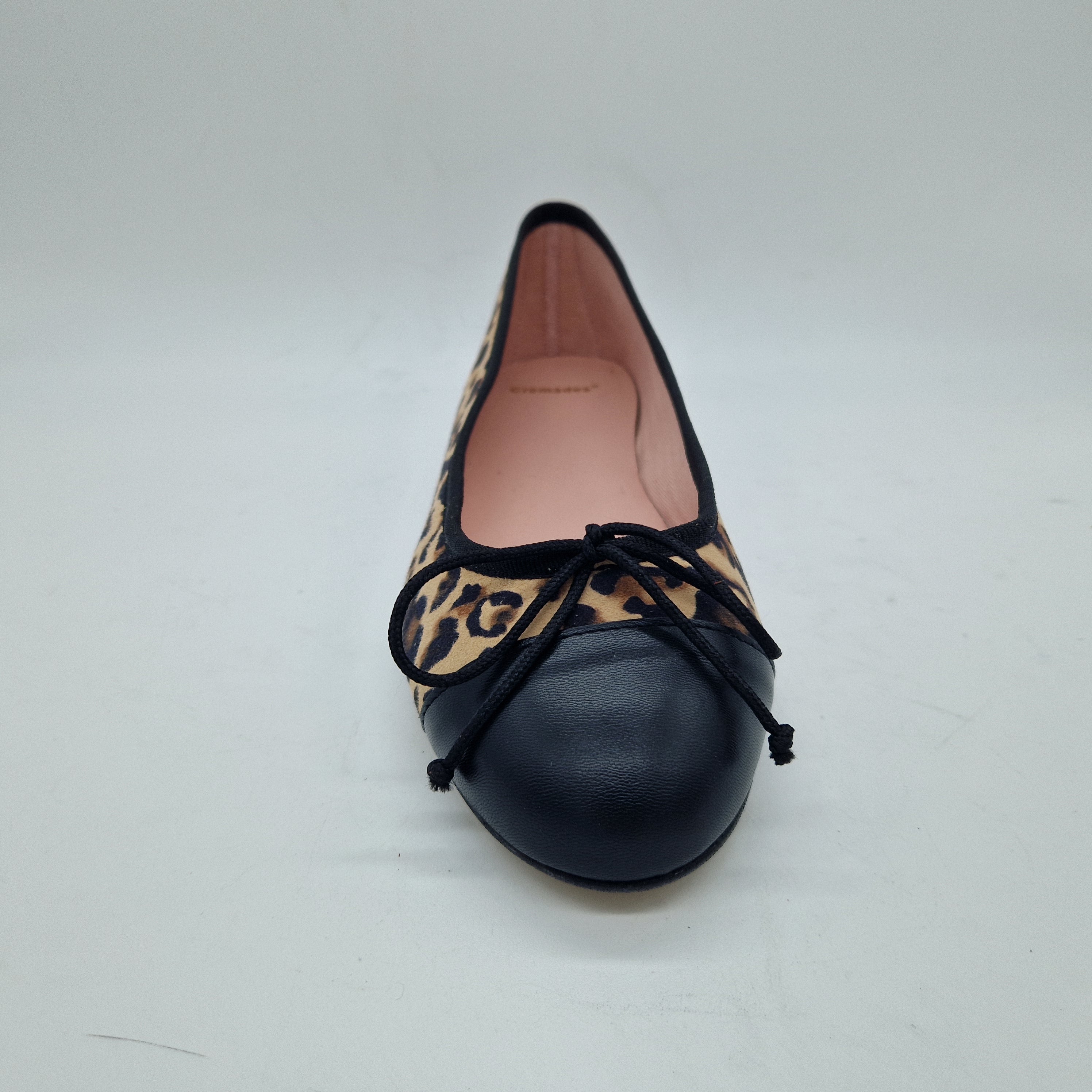 BAILARINA ANTE LEOPARDO - 73357