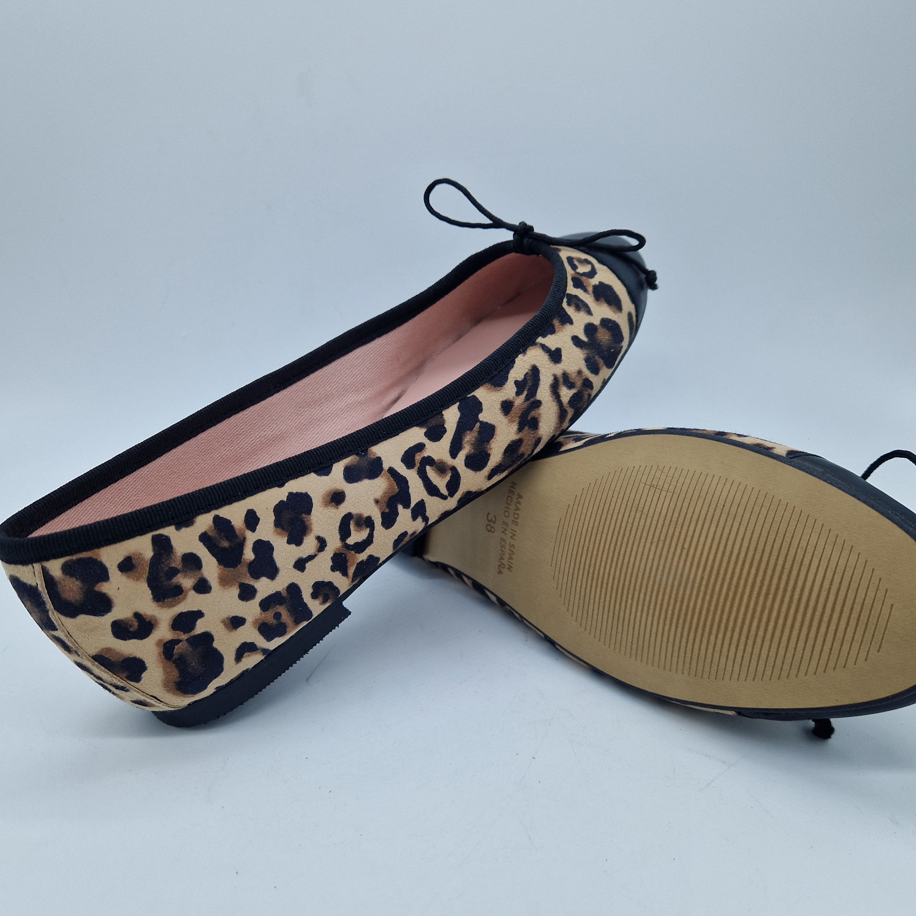 BAILARINA ANTE LEOPARDO - 73357