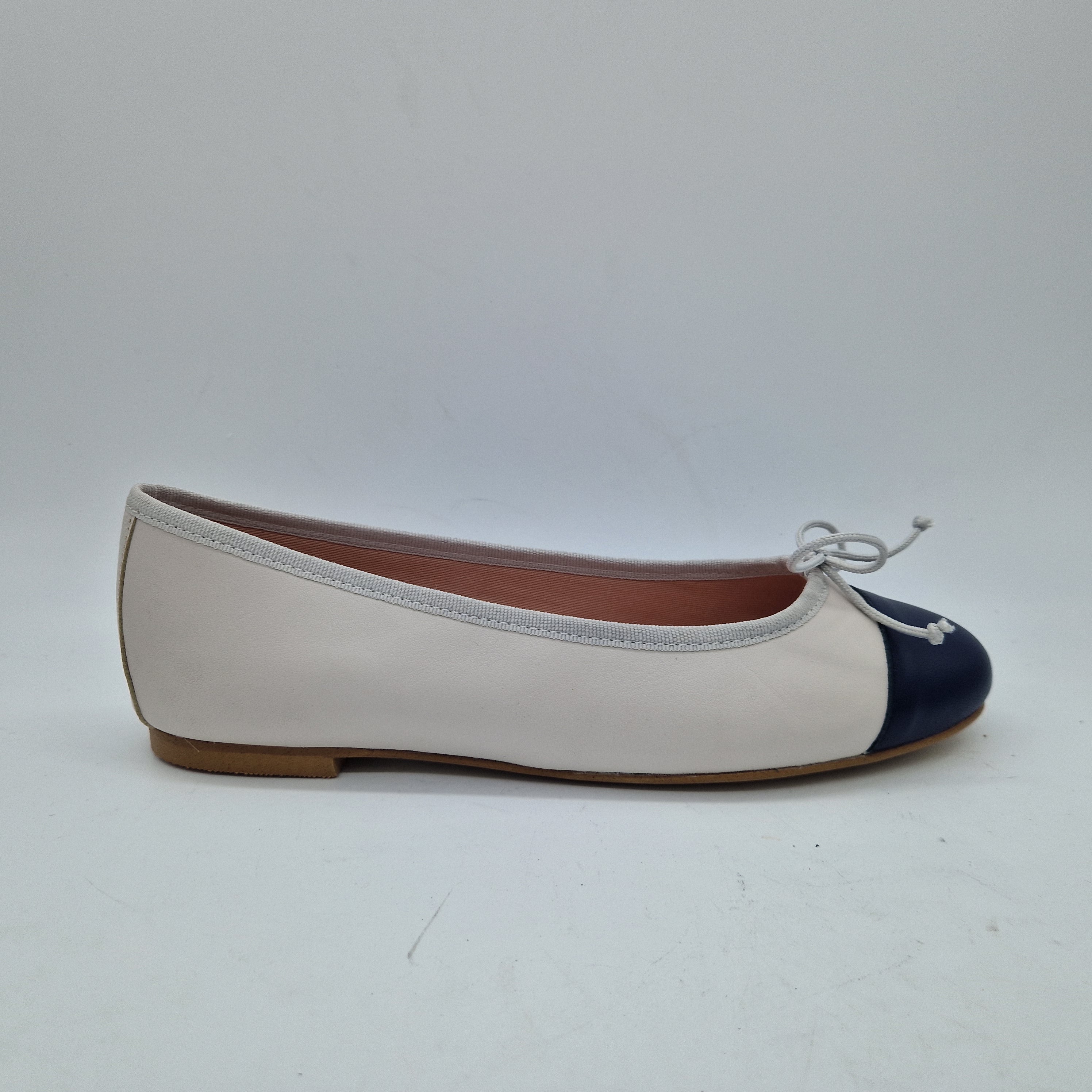 BAILARINA CON PUNTERA EN PIEL BLANCO SUCIO - 73358