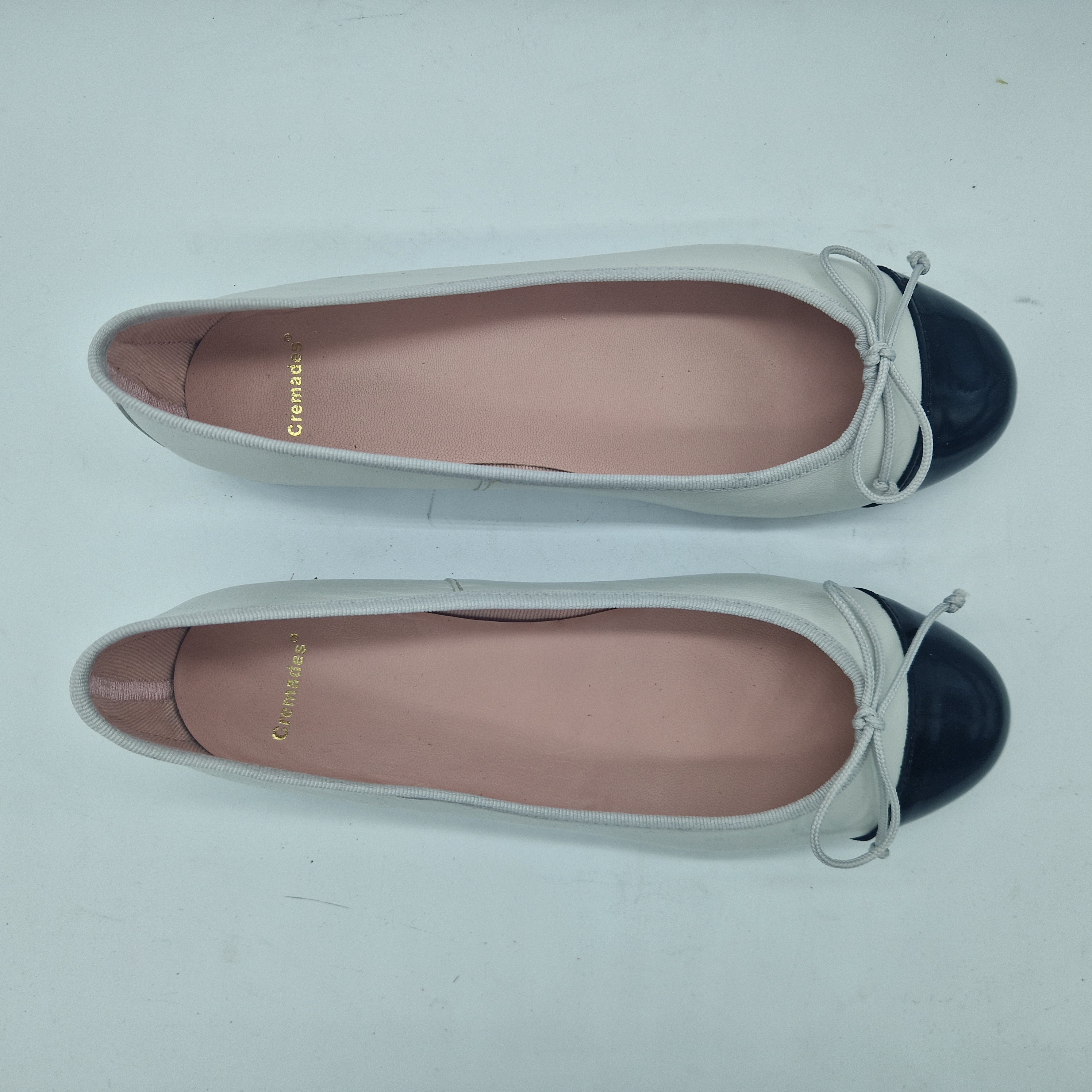 BAILARINA EN PIEL BLANCO SUCIO Y PUNTERA NEGRO - 73359