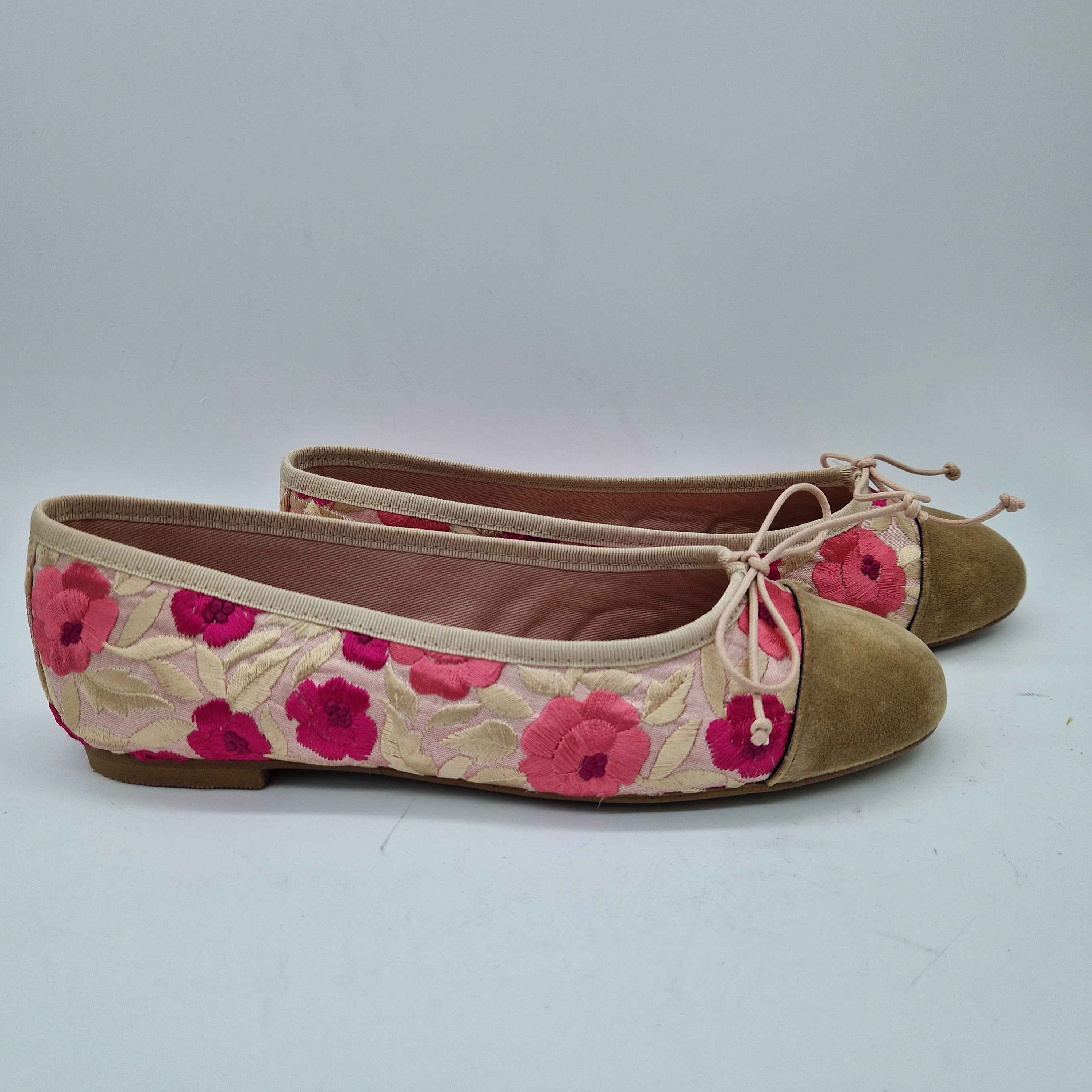 BAILARINA FLORES ROSAS CON CORTE EN PUNTA - 73364