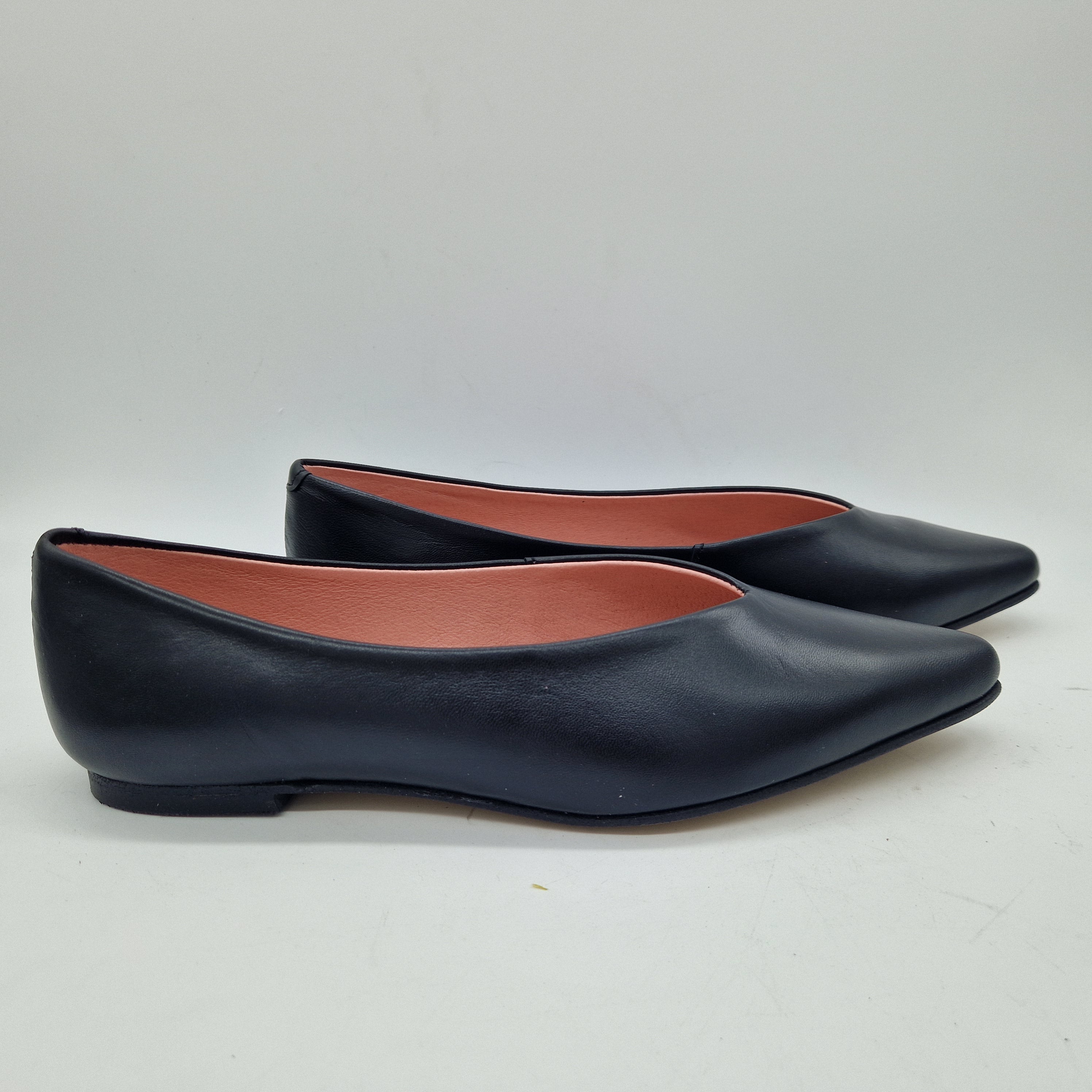 SALÓN BAJO EN PIEL NEGRA - 73391