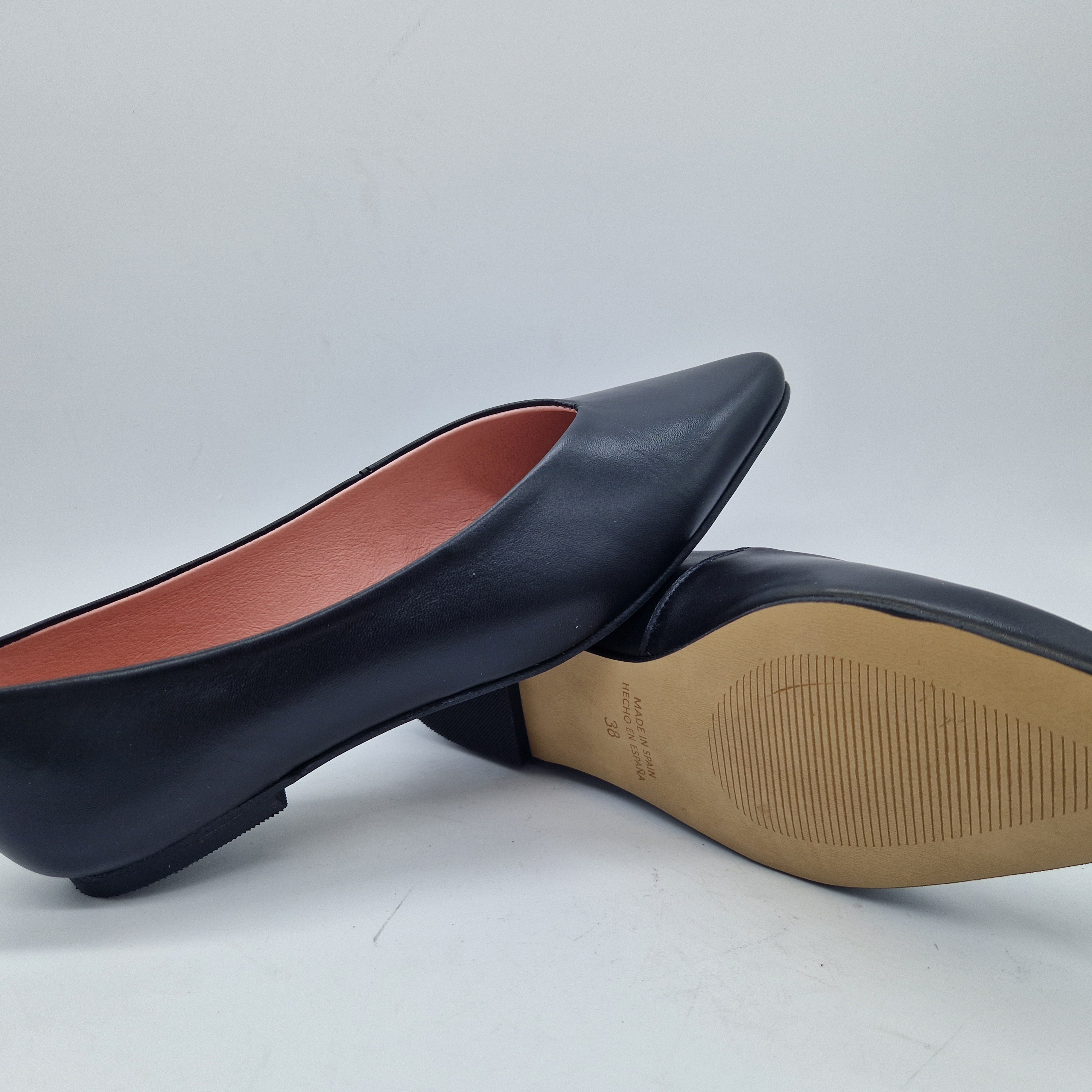 SALÓN BAJO EN PIEL NEGRA - 73391