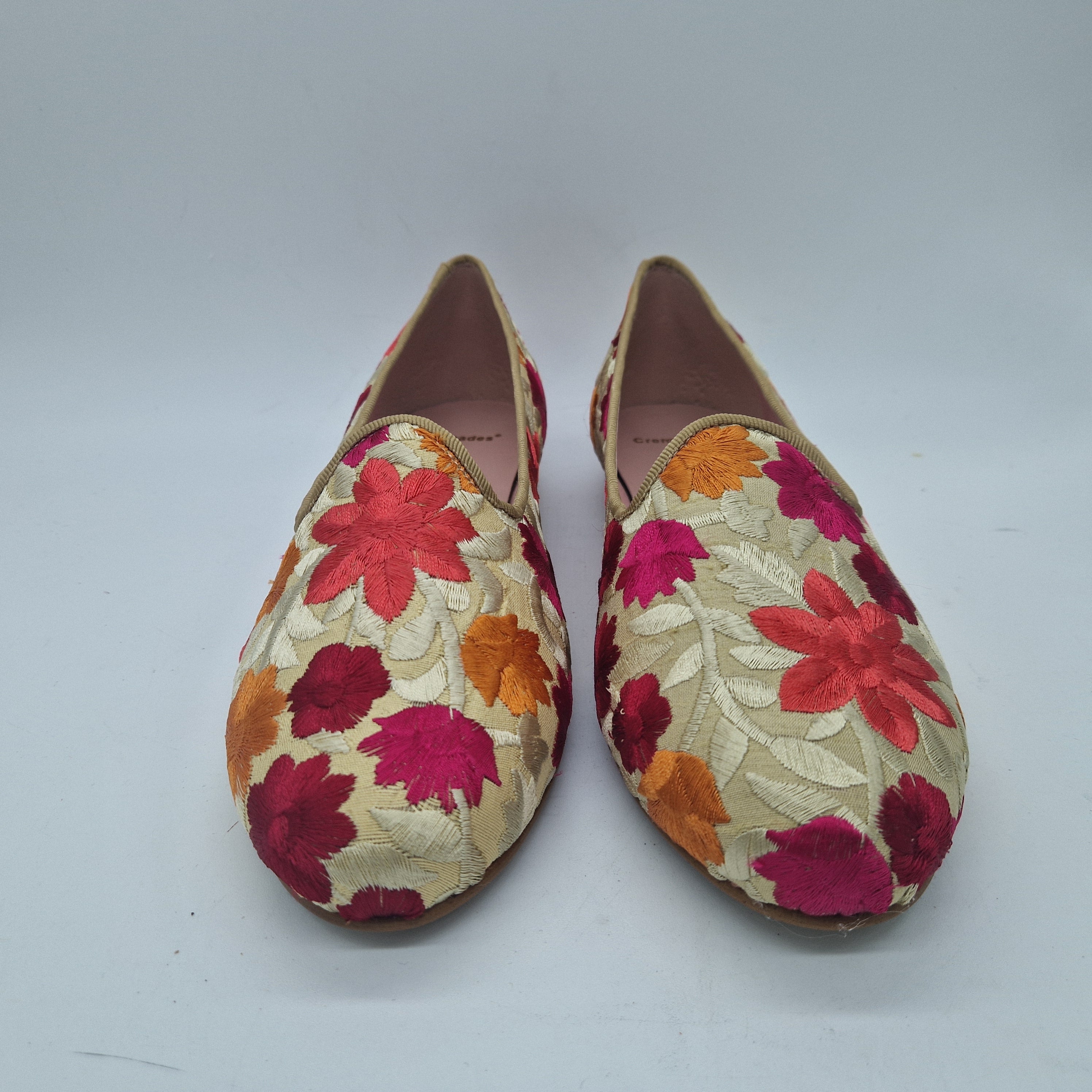 COPETE CON FLORES BEIGE - 73414