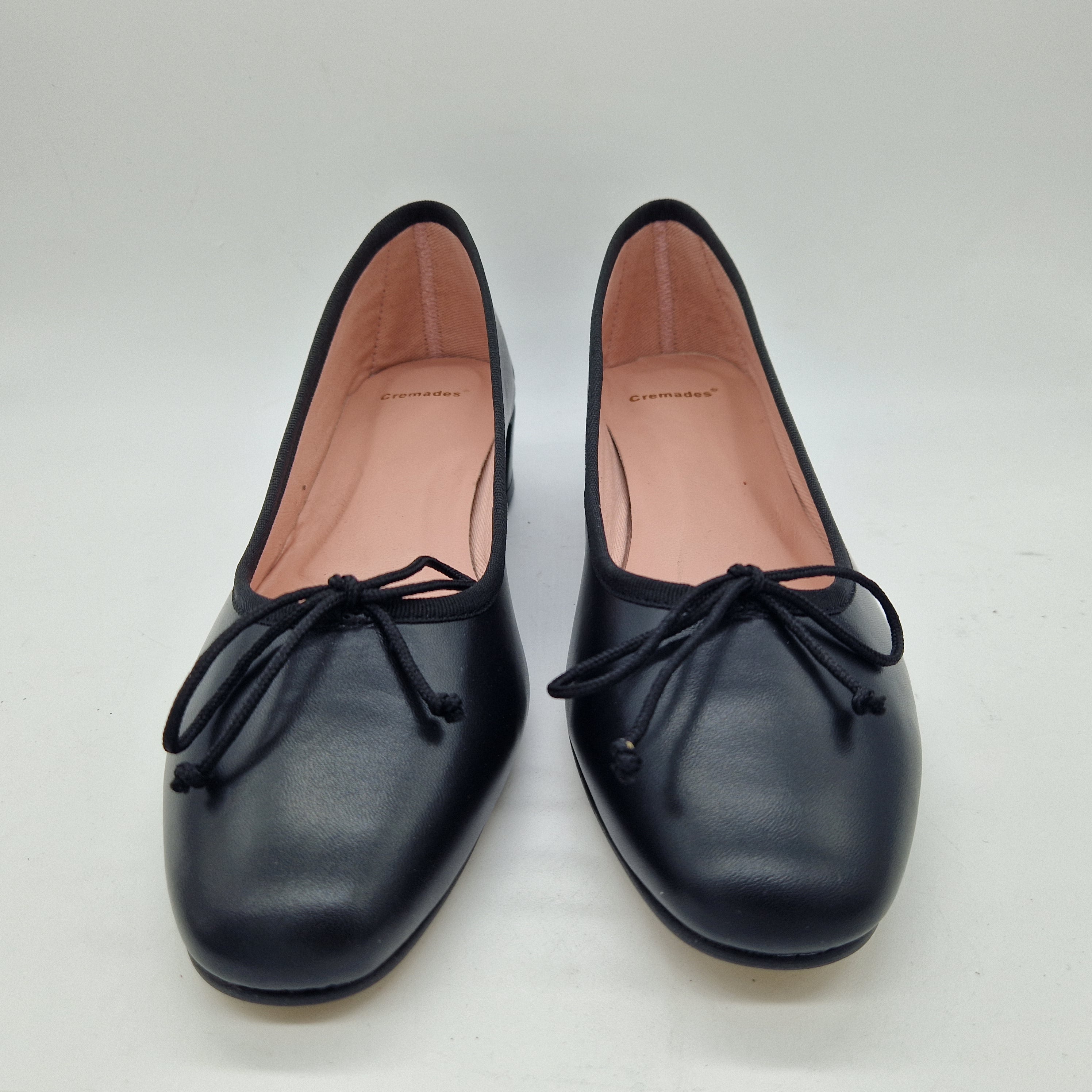 BAILARINA EN PIEL NEGRA - 73436