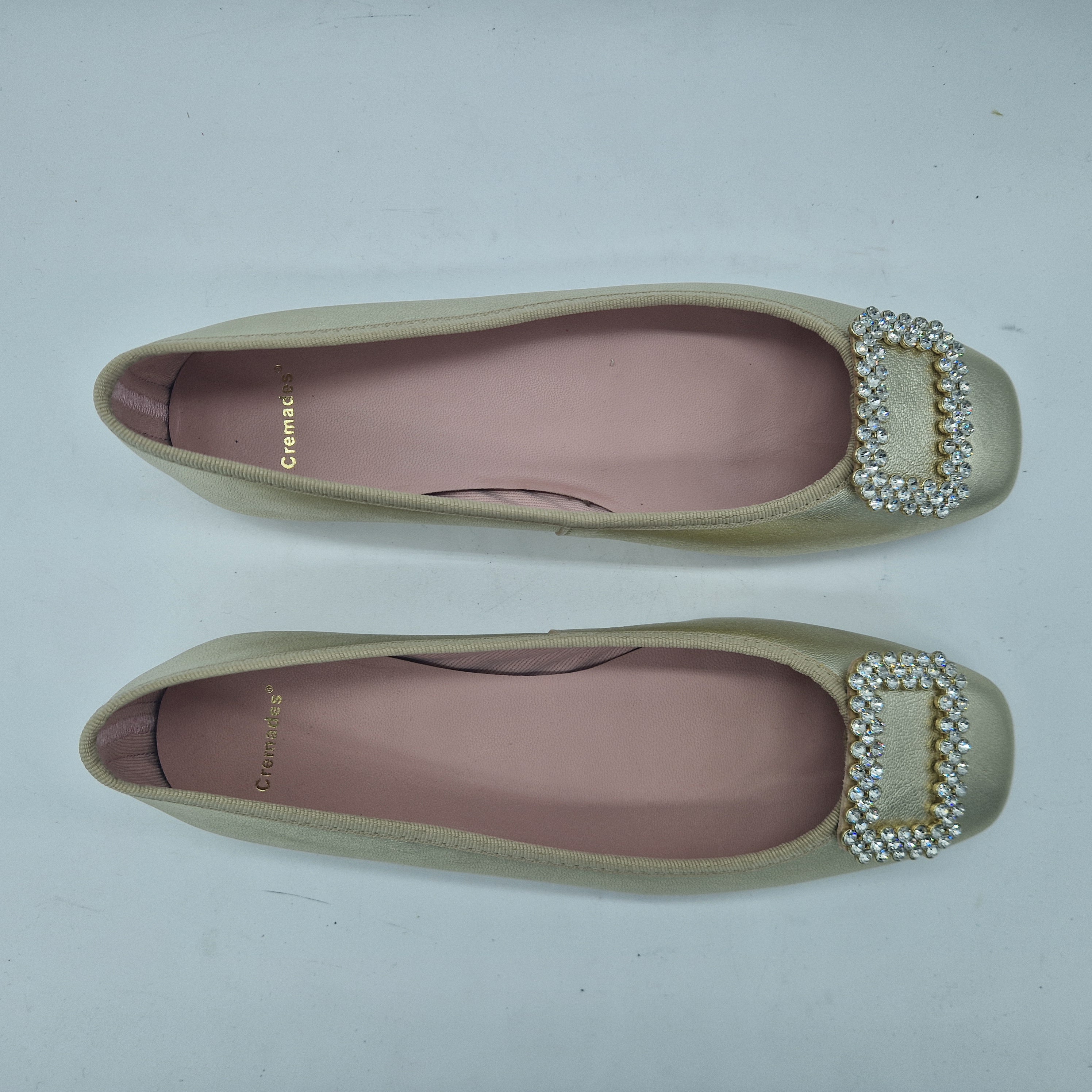 BAILARINA EN PIEL DORADA CON ADORNO - 73453