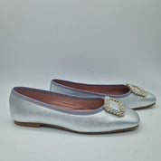 BAILARINA EN PIEL PLATA CON ADORNO - 73454