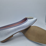 BAILARINA EN PIEL PLATA CON ADORNO - 73454