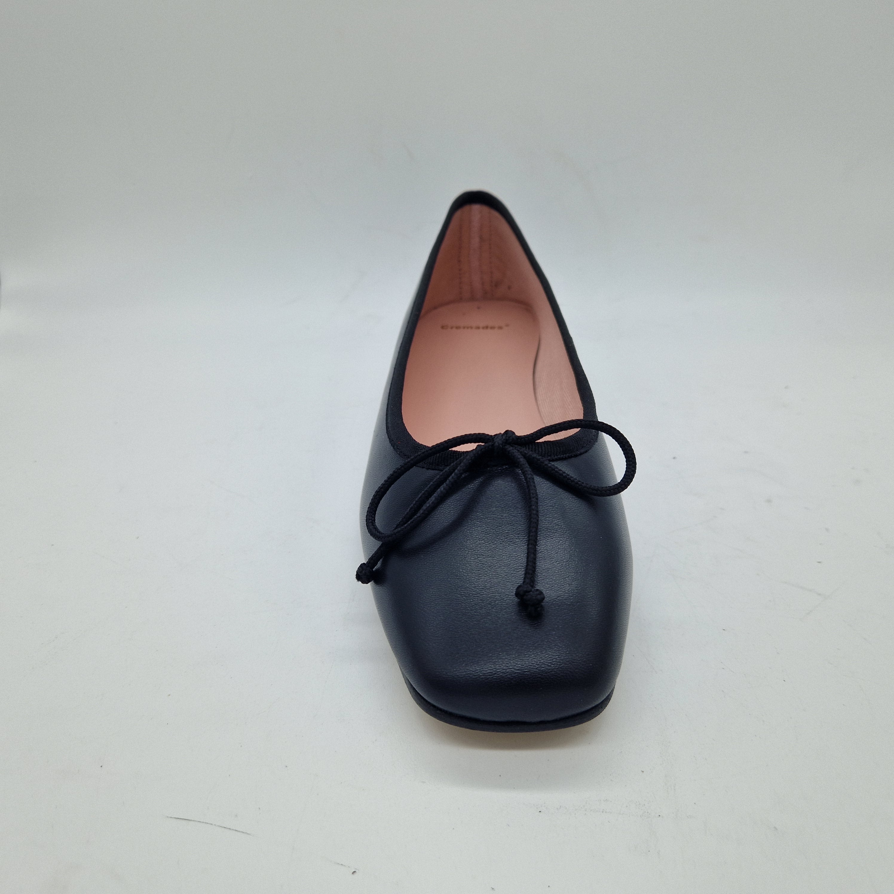 BAILARINA EN PIEL NEGRO - 73457