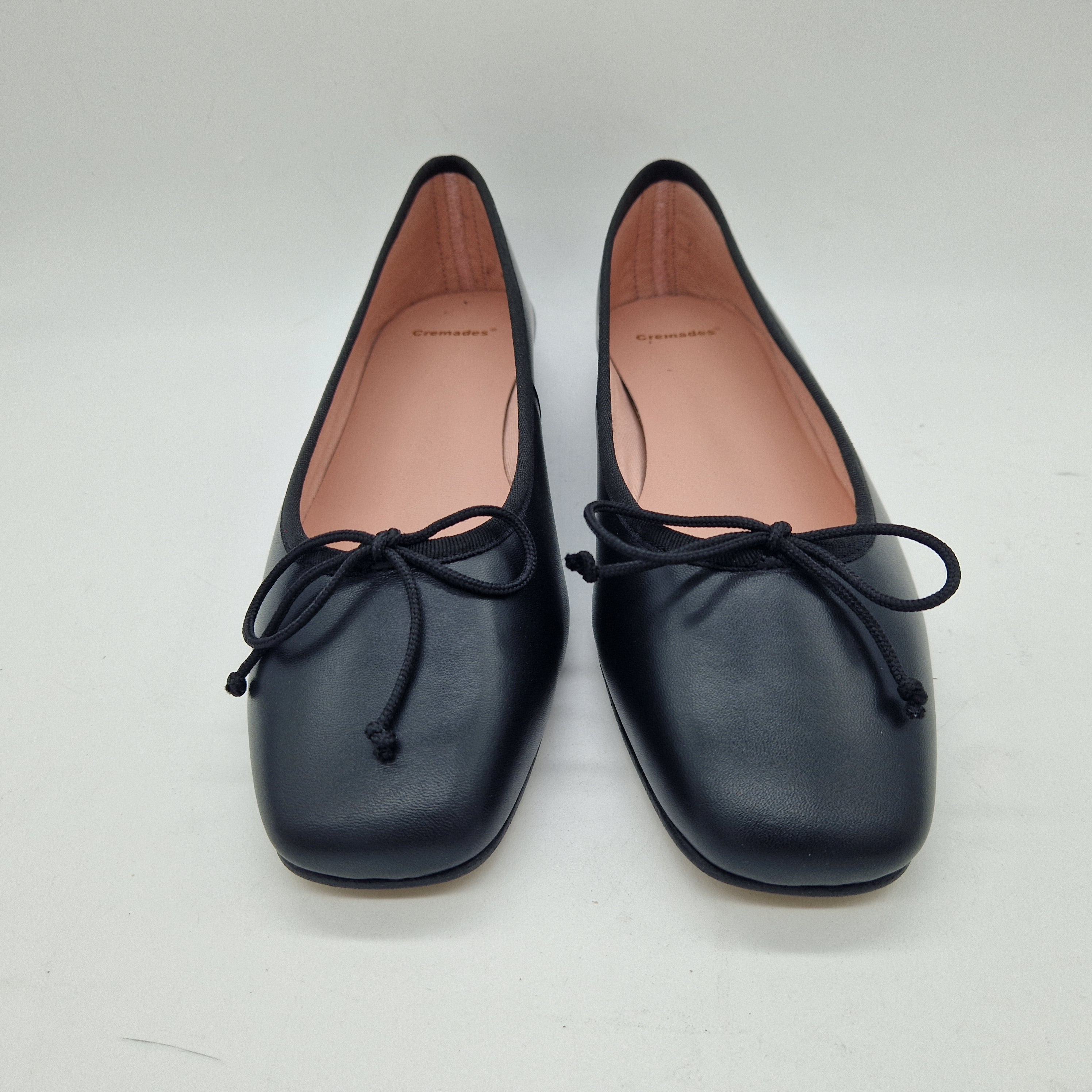 BAILARINA EN PIEL NEGRO - 73457