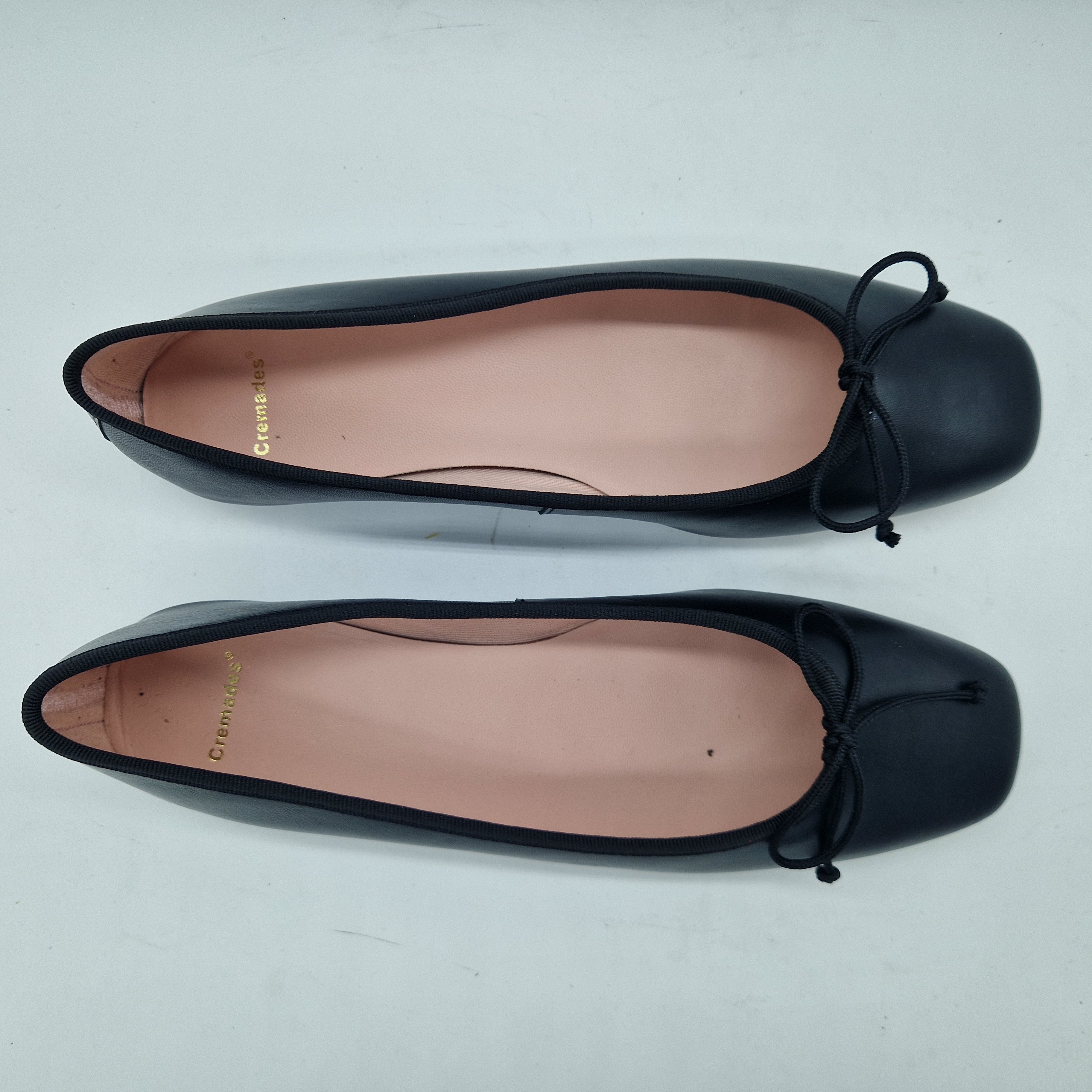 BAILARINA EN PIEL NEGRO - 73457