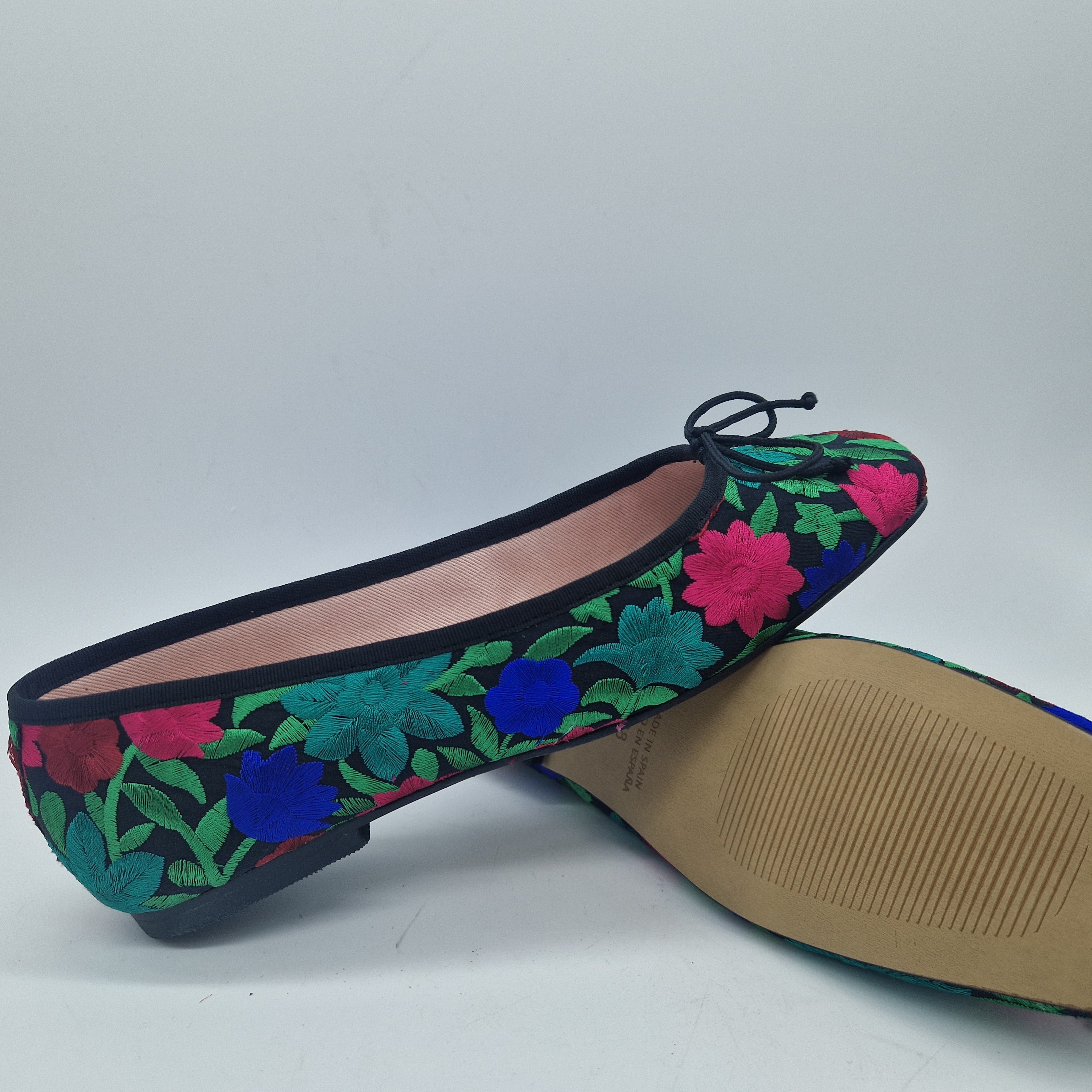 BAILARINA EN FLORES NEGRAS - 73462