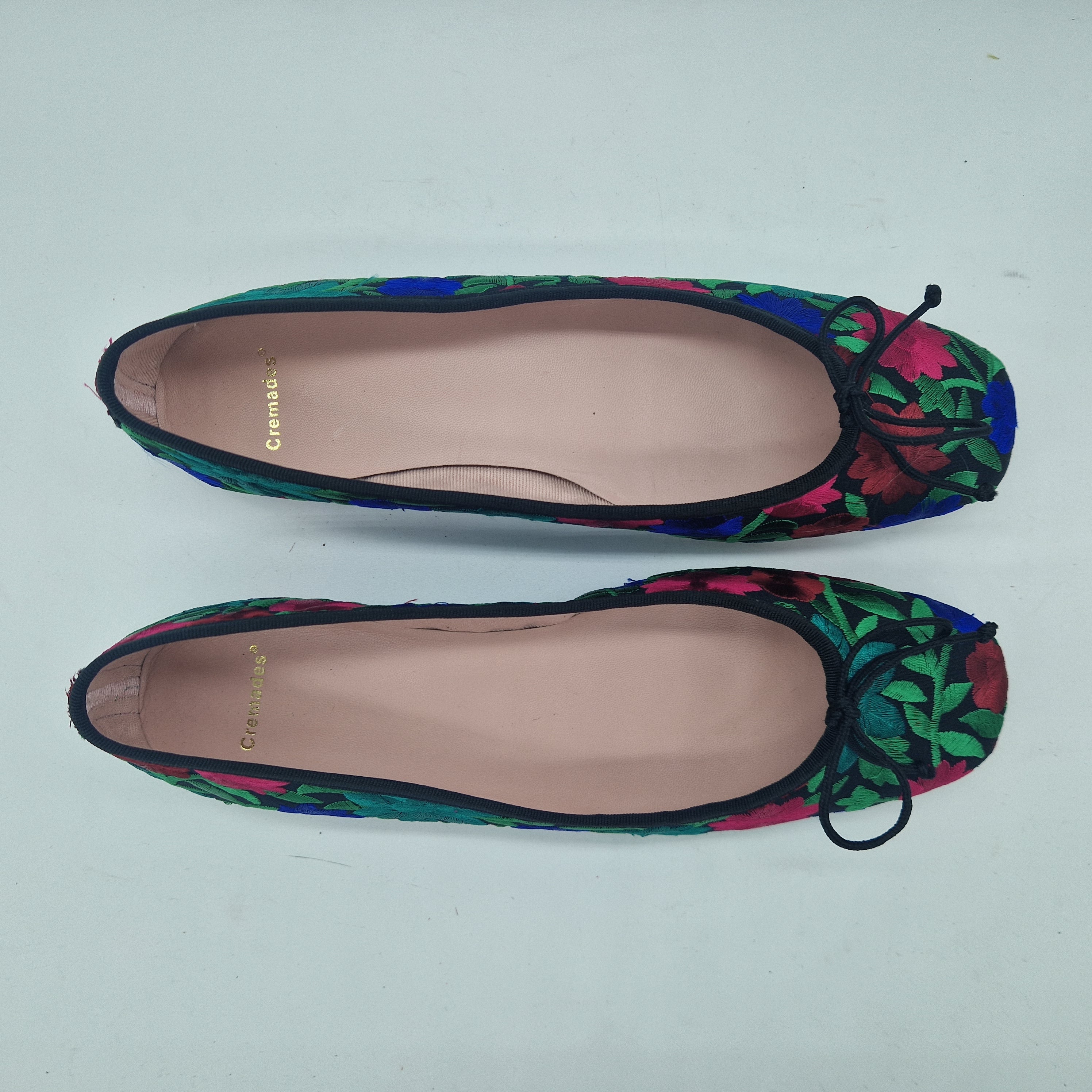 BAILARINA EN FLORES NEGRAS - 73462