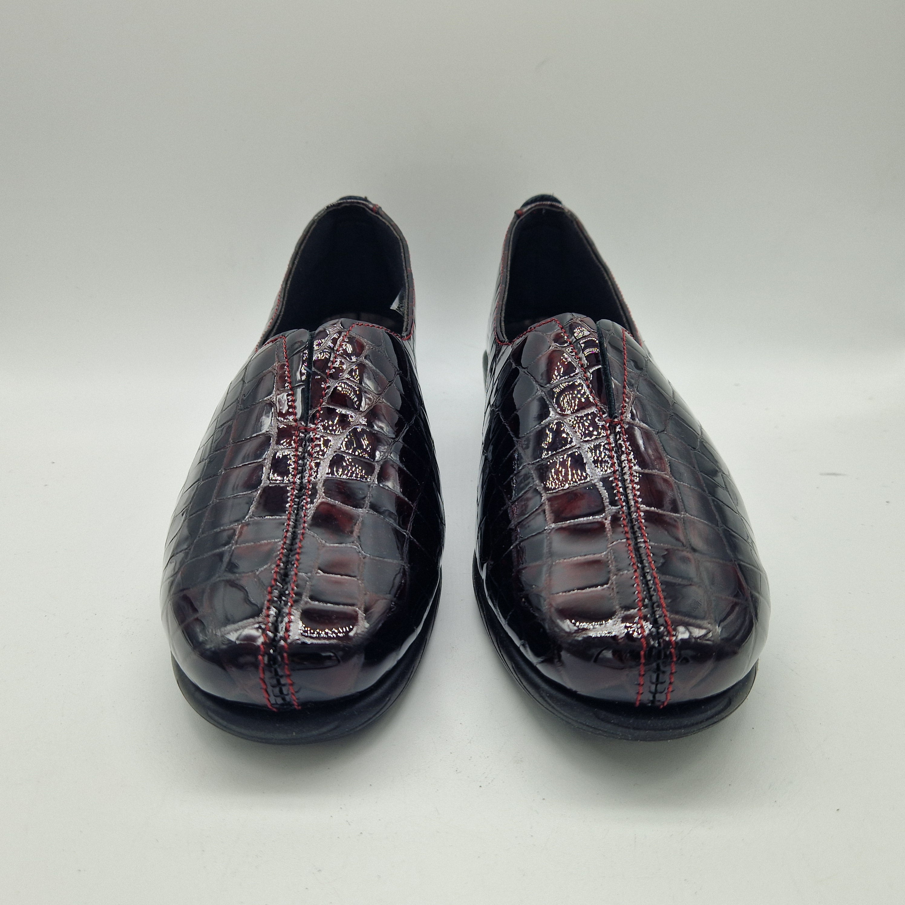 COPETE EN PIEL GRABADA BURDEOS