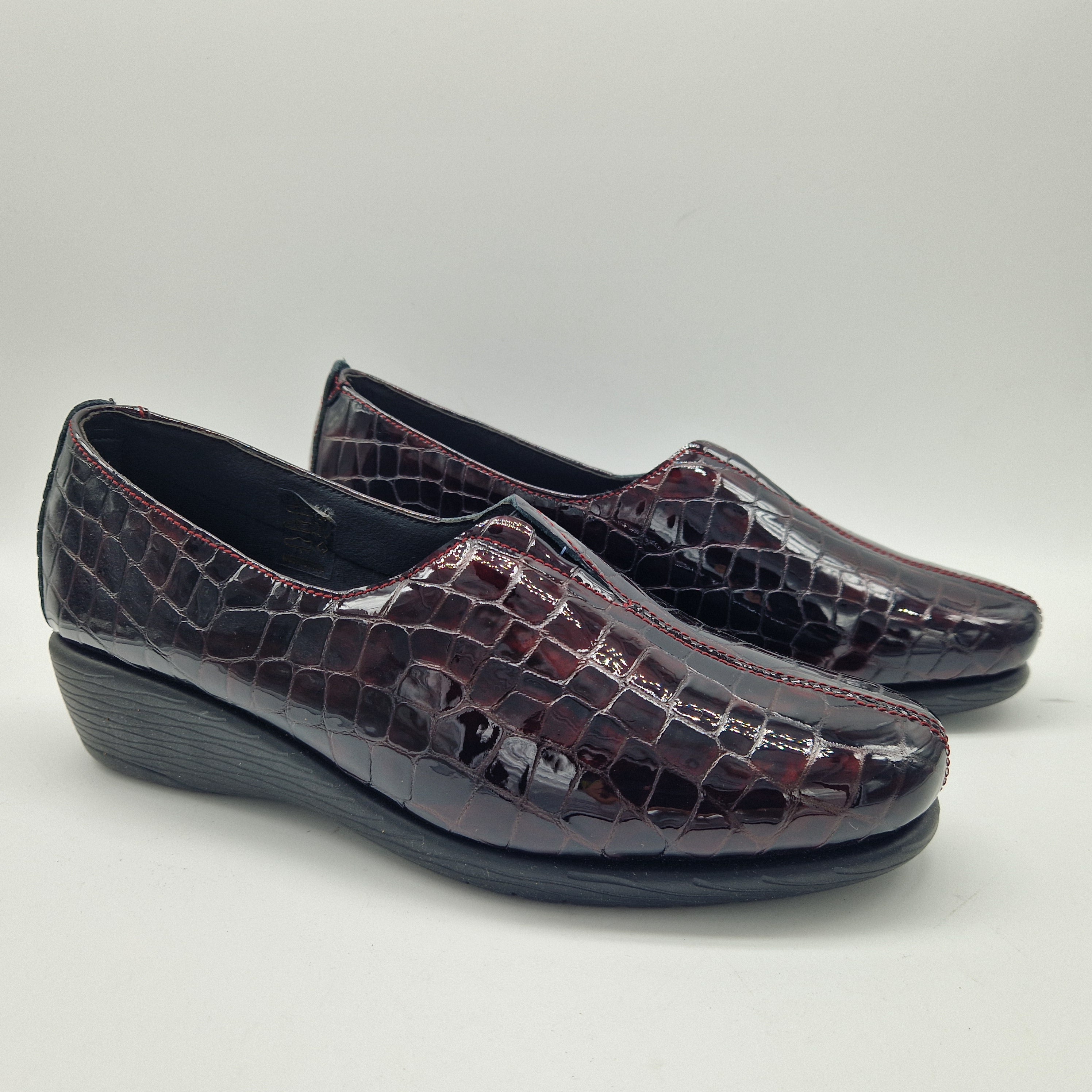 COPETE EN PIEL GRABADA BURDEOS