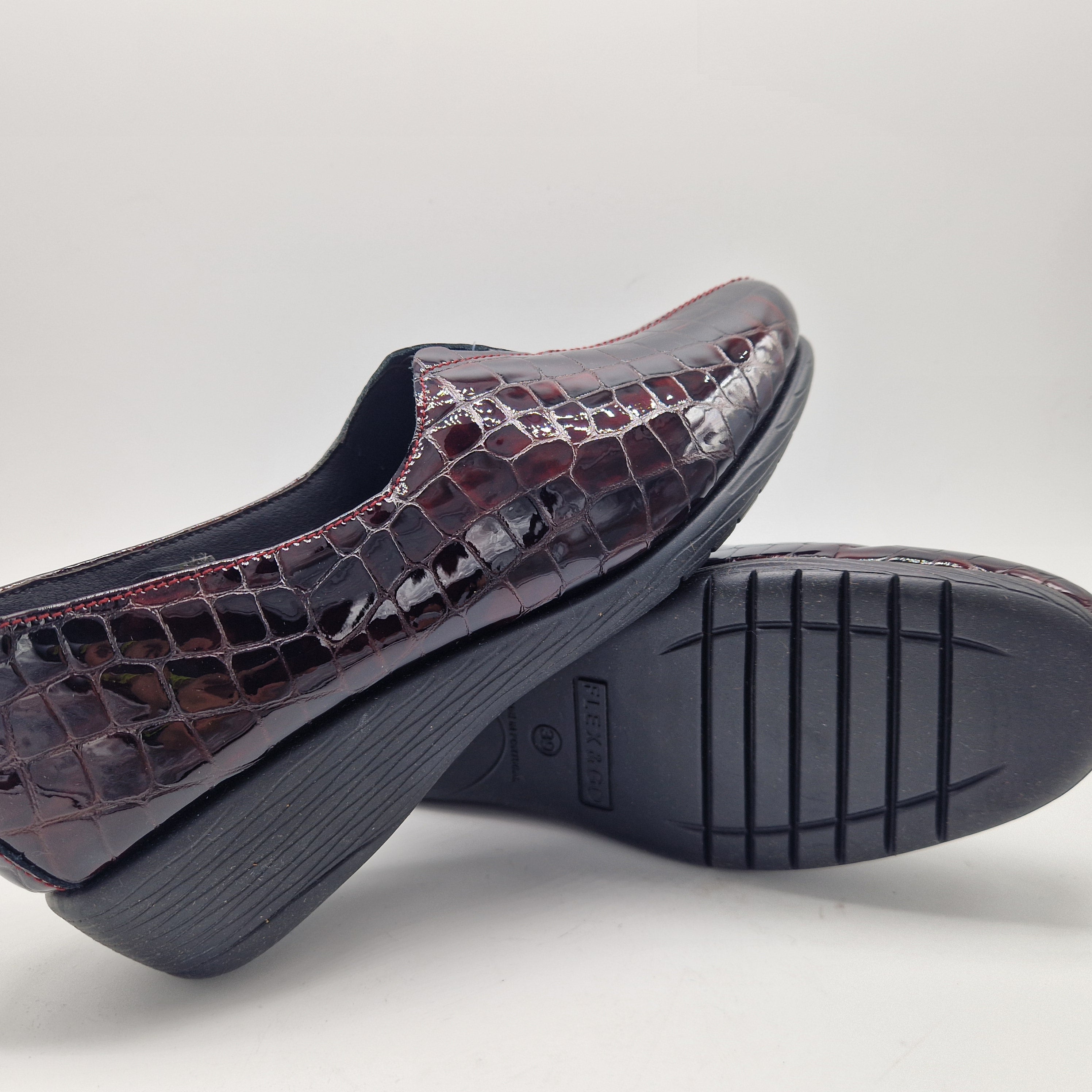 COPETE EN PIEL GRABADA BURDEOS