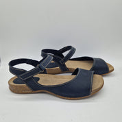 Sandalias de piel marino de la marca INTERBIOS con diseño cómodo y elegante para mujer.