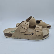 Sandalias beige de dos hebillas de la marca INTERBIOS, diseño cómodo y elegante para mujer.
