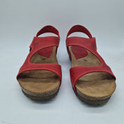 Sandalias de cuña rojas de la marca INTERBIOS, con diseño cómodo y elegante para uso diario.