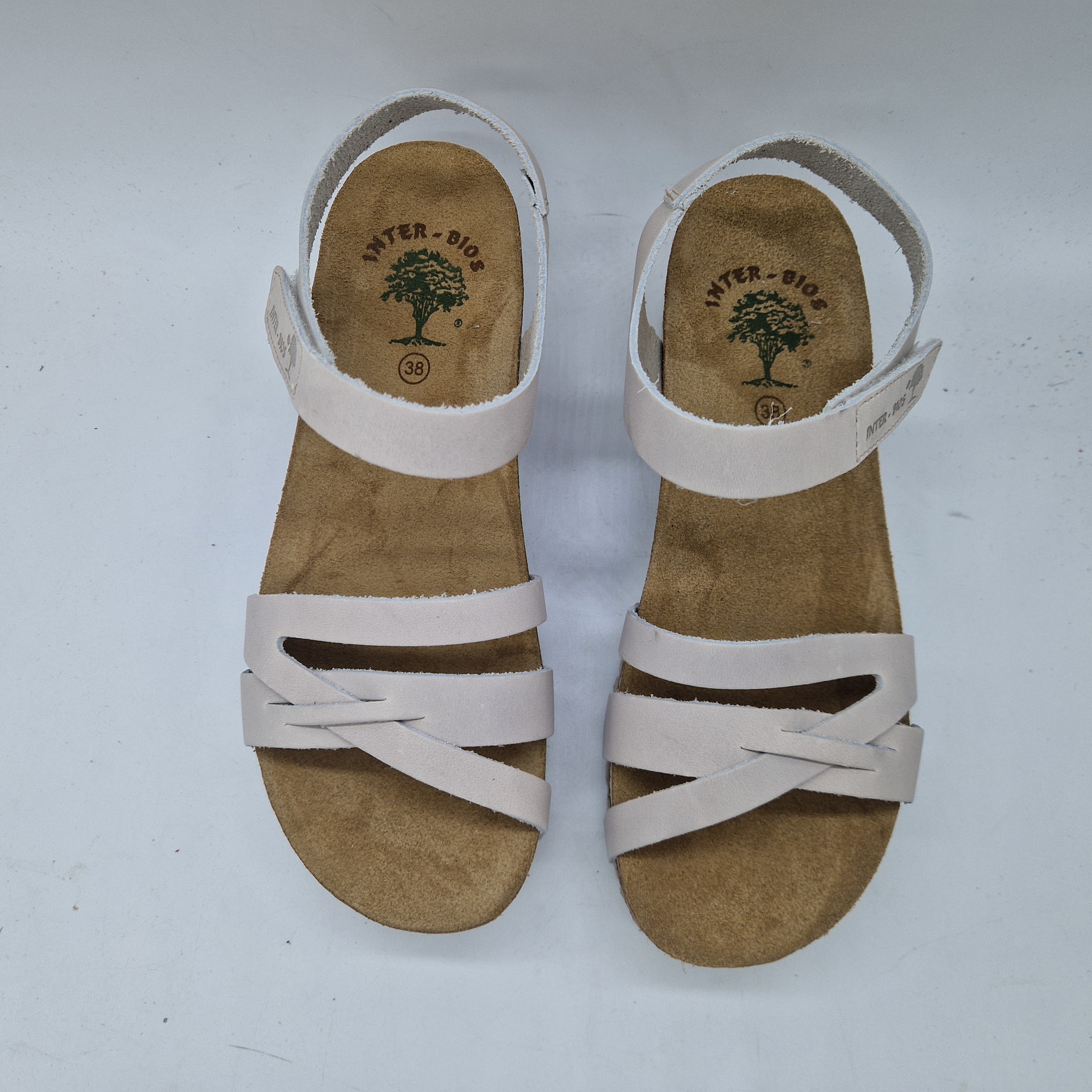 SANDALIA CUÑA EN GRIS - 74051