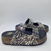 Sandalias de mujer INTERBIOS con dos hebillas y pelo con diseño de cebra, estilo moderno y cómodo para el verano.