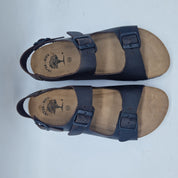 Sandalias INTERBIOS de dos hebillas y trasera en marrón, con diseño cómodo y elegante, para uso diario.