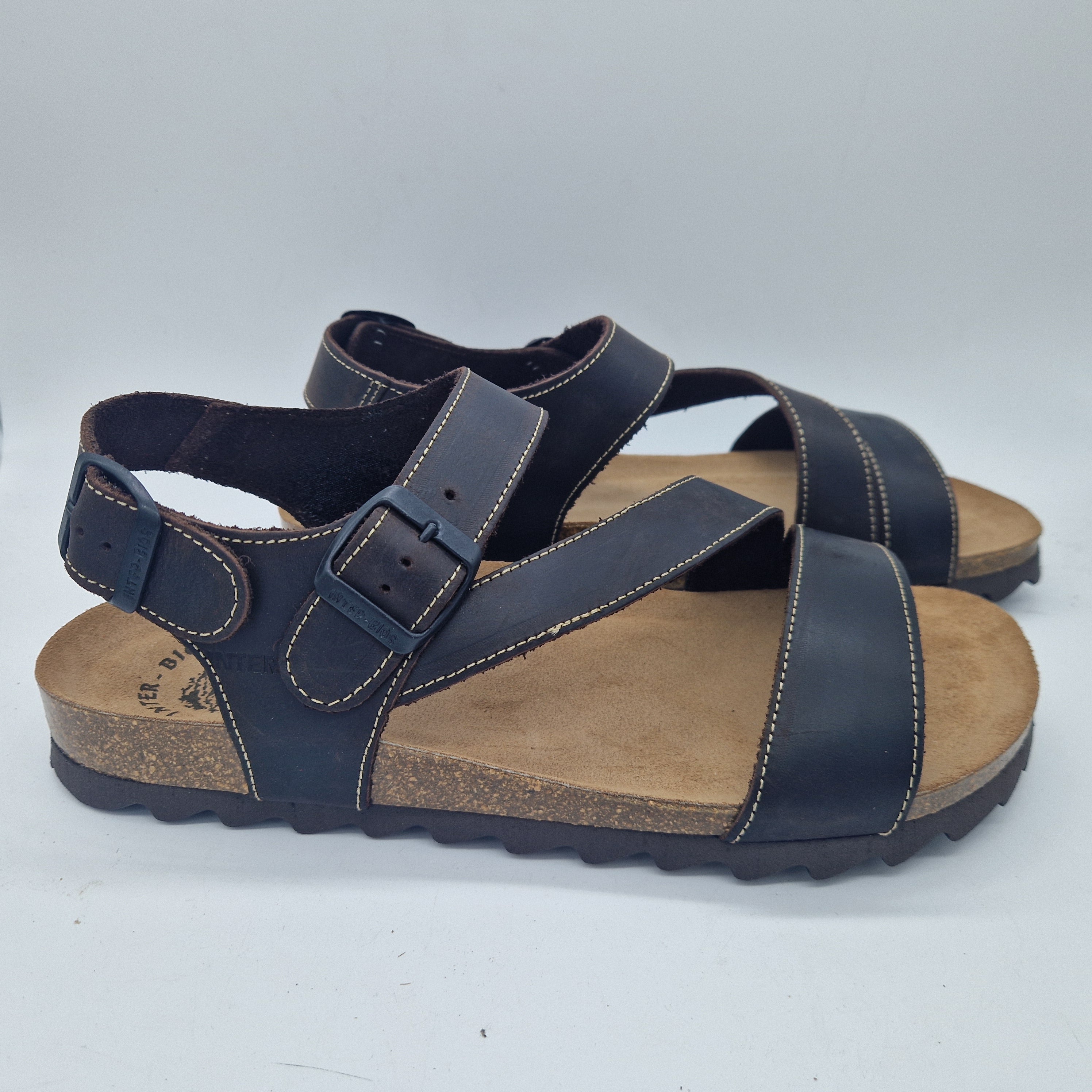SANDALIA TIRAS EN MARRÓN - 74066