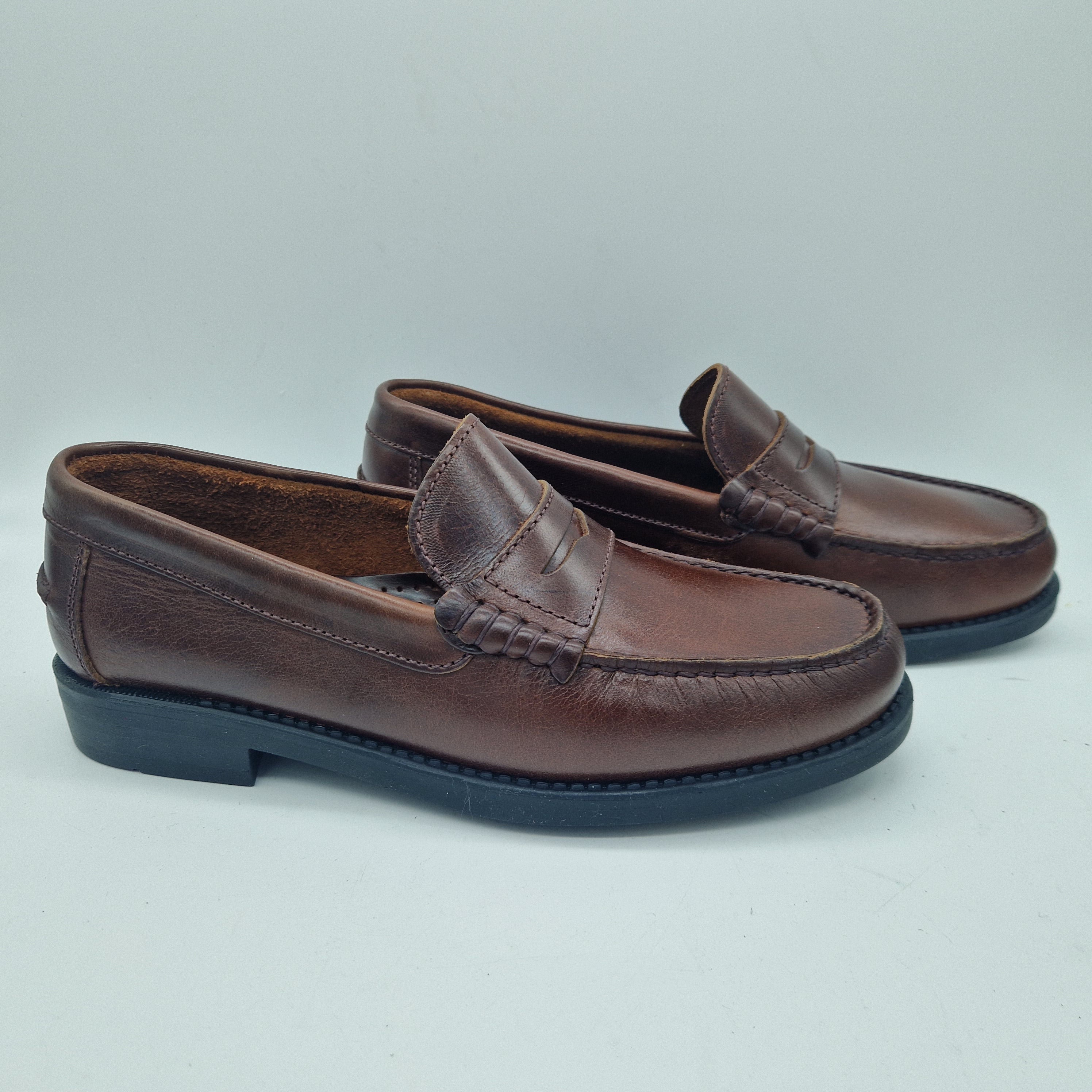 CASTELLANO DE ANTIFAZ EN PIEL ENGRASADA MARRÓN - 74179