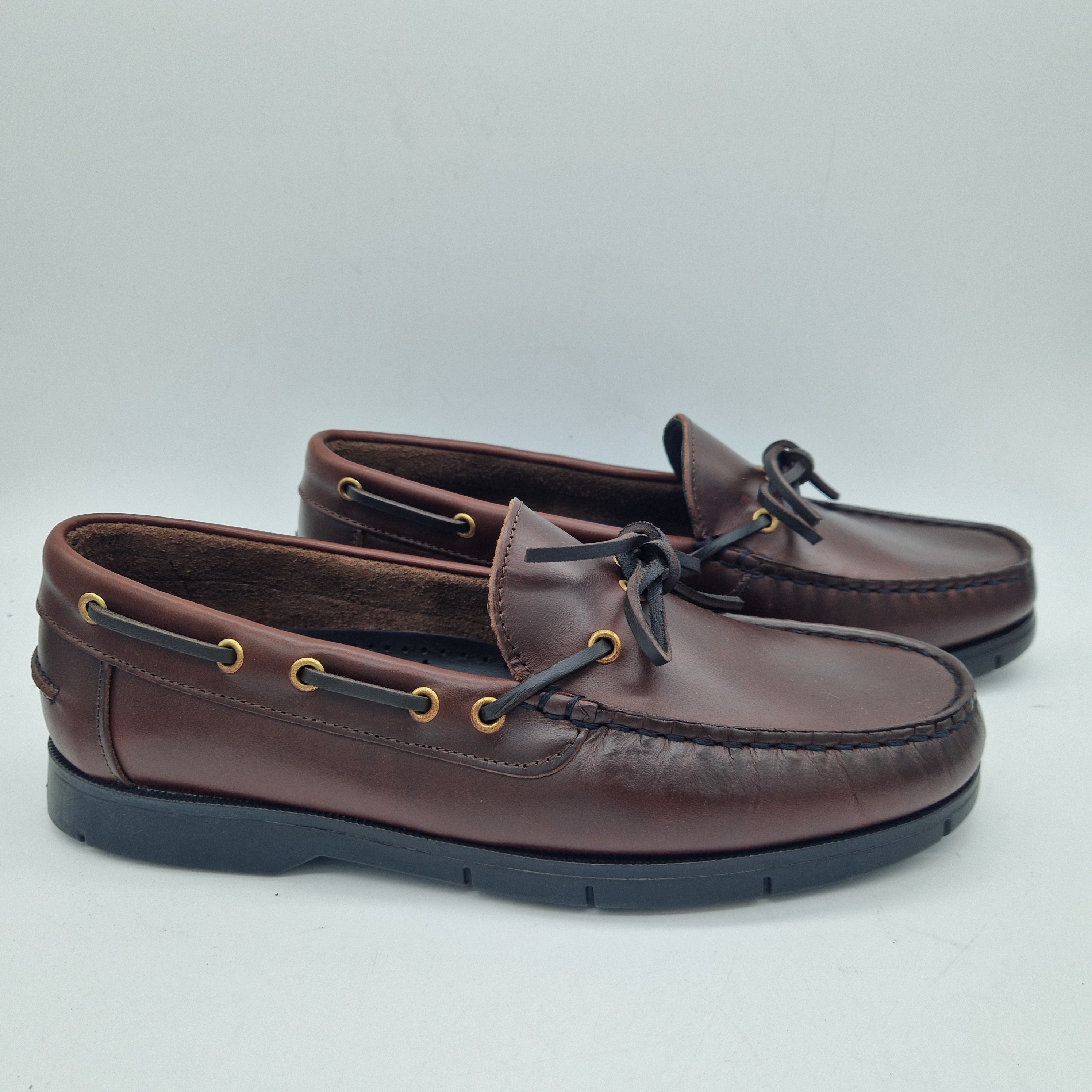 NAÚTICO CON LAZO EN PIEL ENGRASADA BURDEOS - 72411