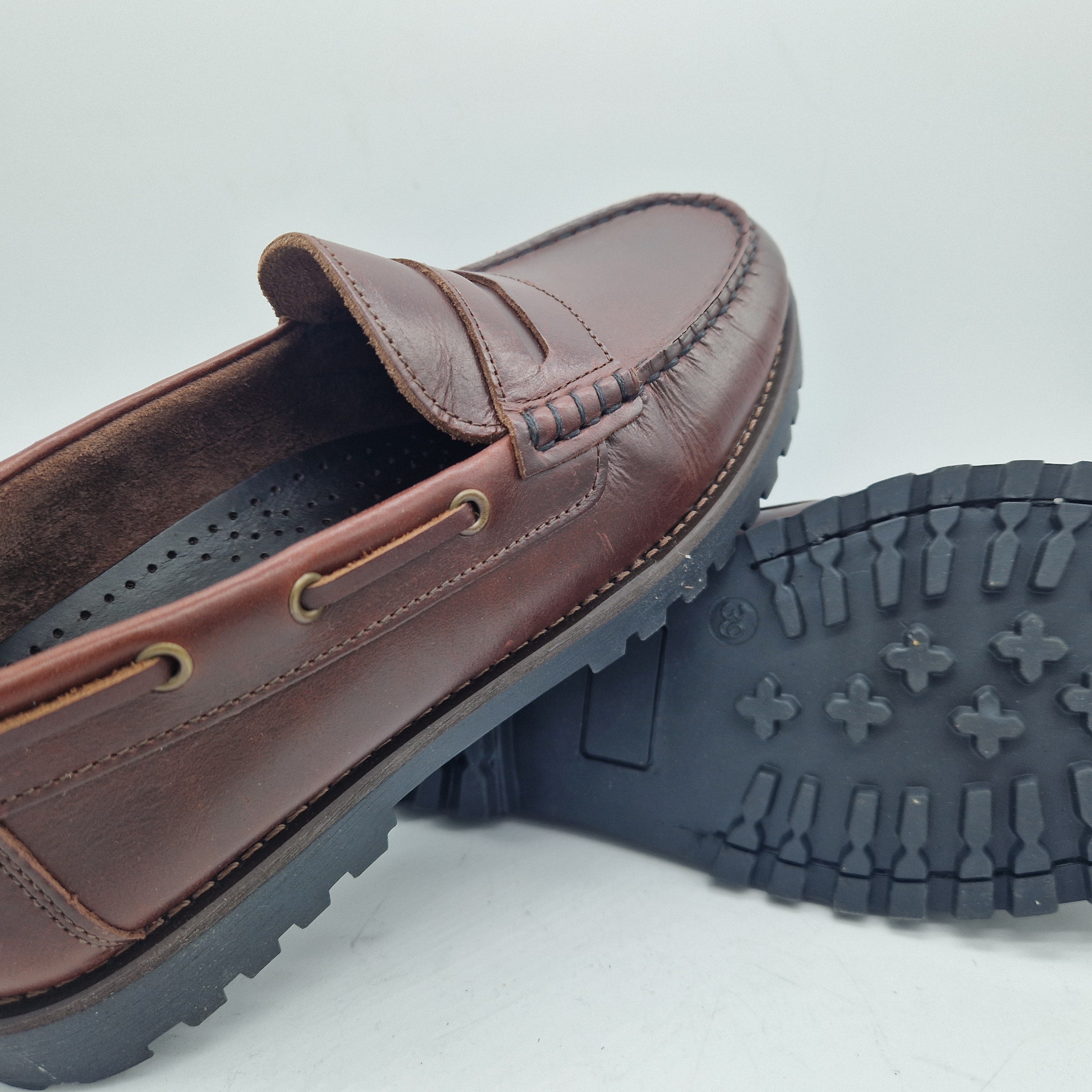 MOCASÍN ANTIFAZ EN PIEL ENGRASADA BURDEOS - 74212