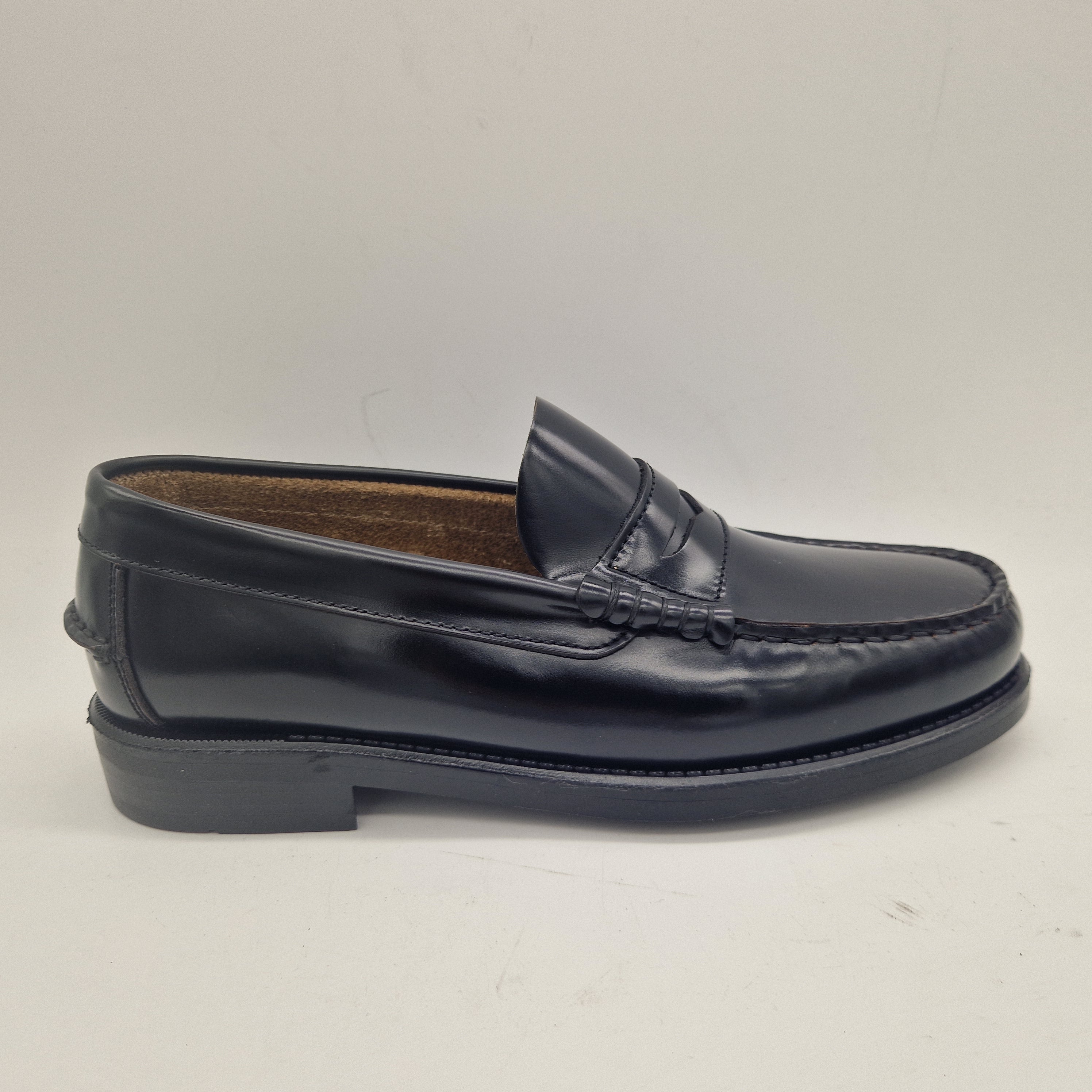 CASTELLANO EN PIEL NEGRA - 74224