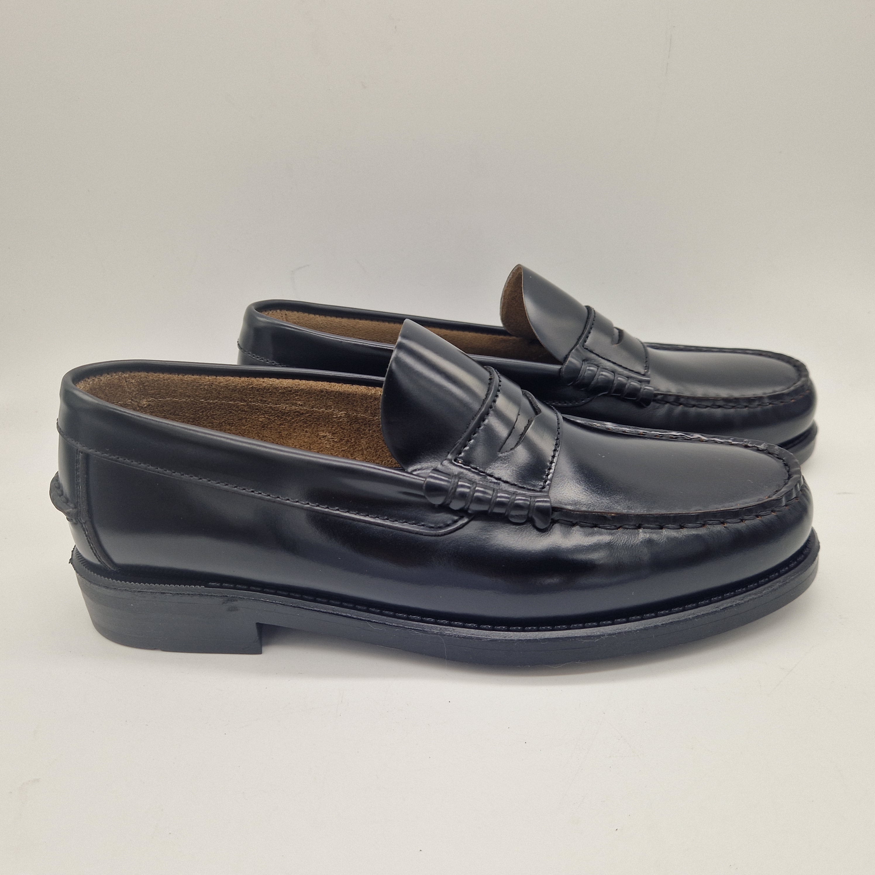 CASTELLANO EN PIEL NEGRA - 74224