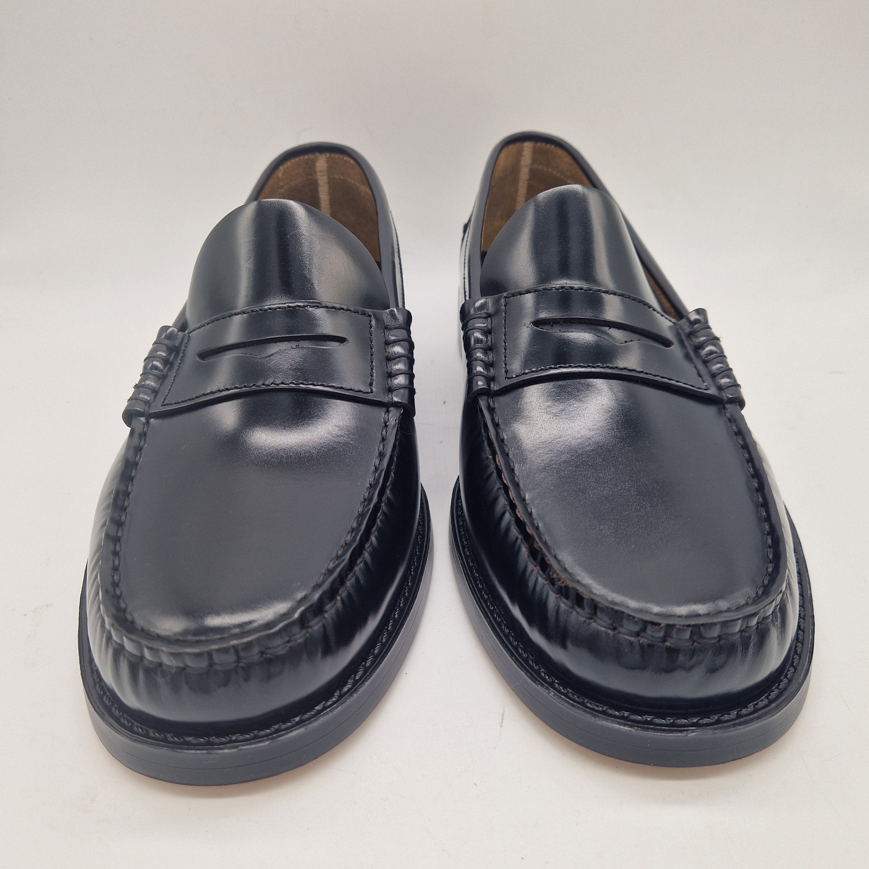 CASTELLANO EN PIEL NEGRA - 74231