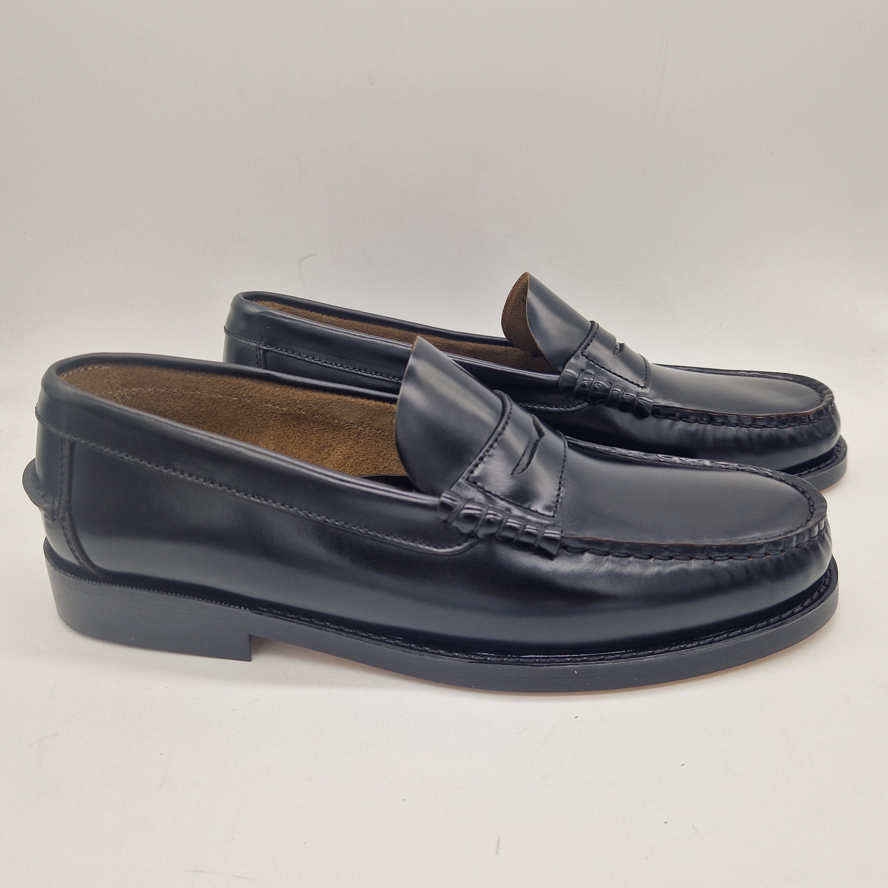 CASTELLANO EN PIEL NEGRA - 74231