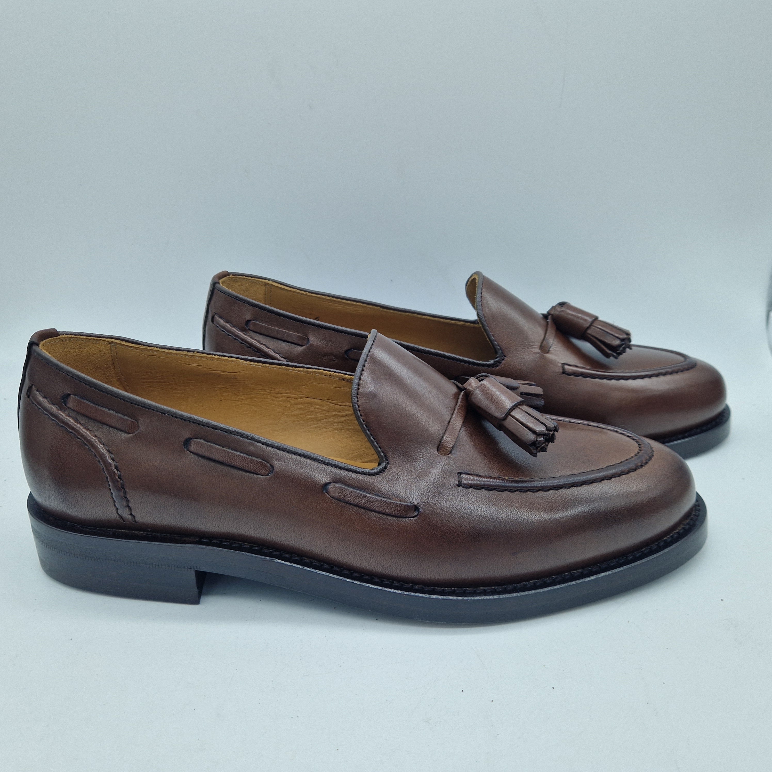 MOCASÍN DE BORLAS EN PIEL CUERO - 74427