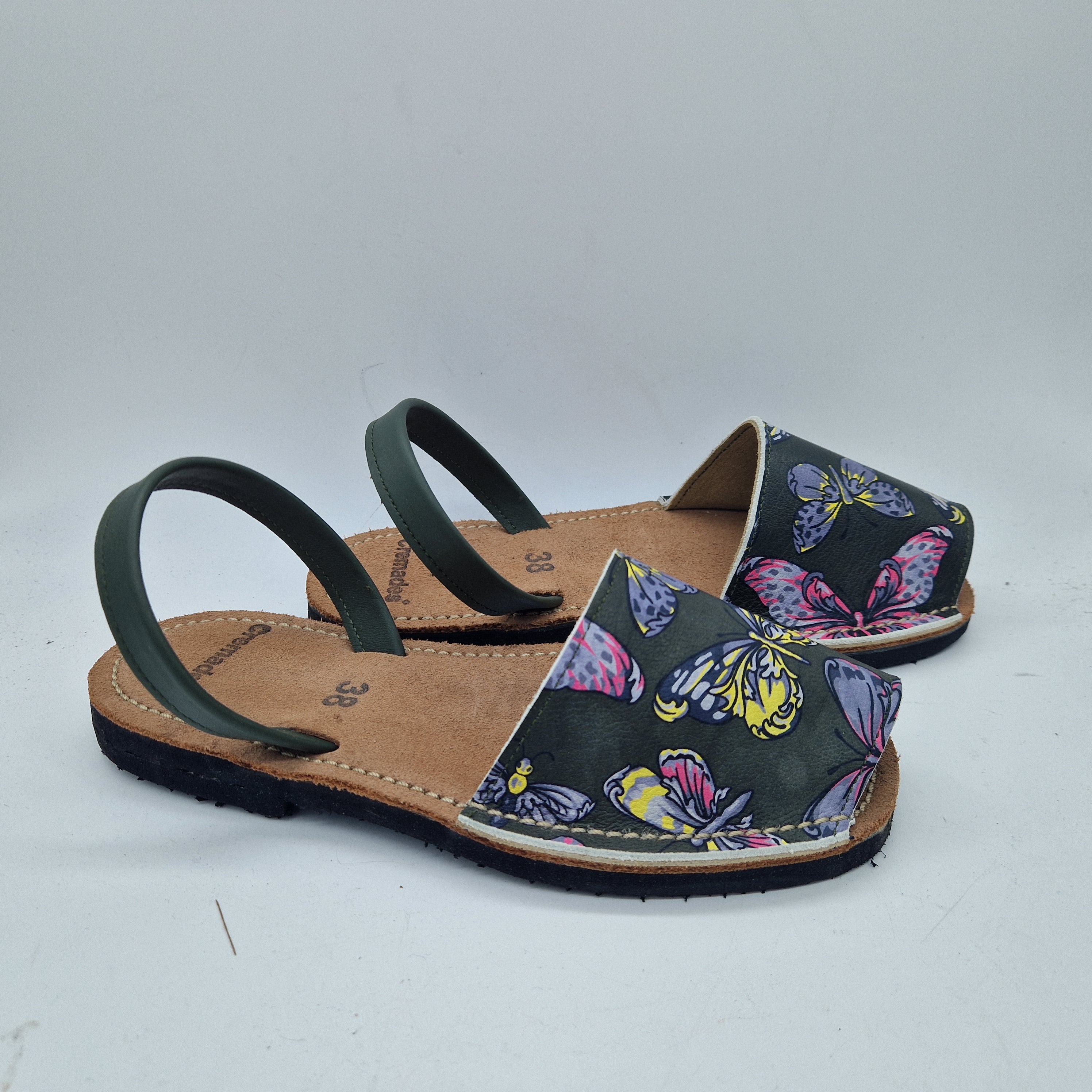 MENORQUINA CON MARIPOSAS - 74434