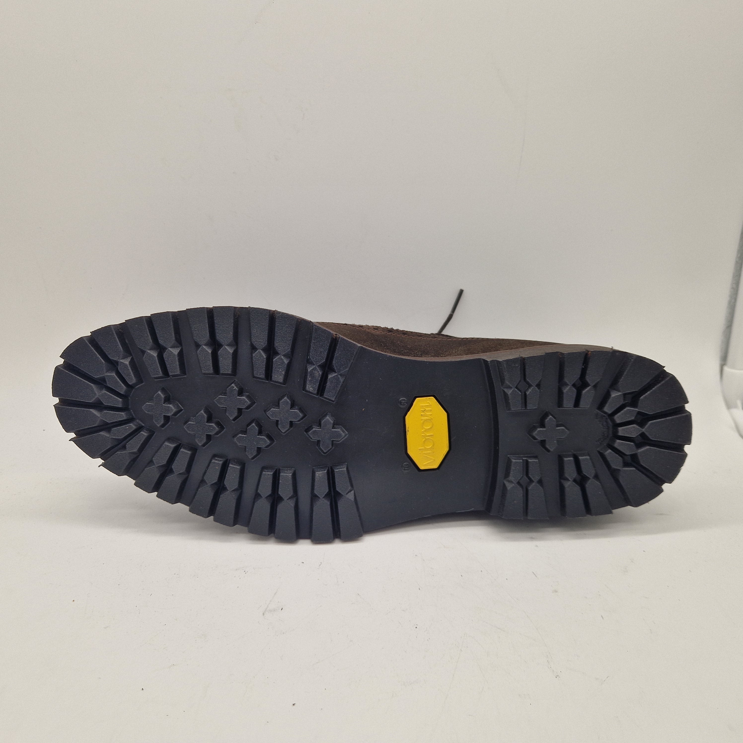 BLUCHER EN SERRAJE MARRÓN Y PISO VIBRAM - 74603