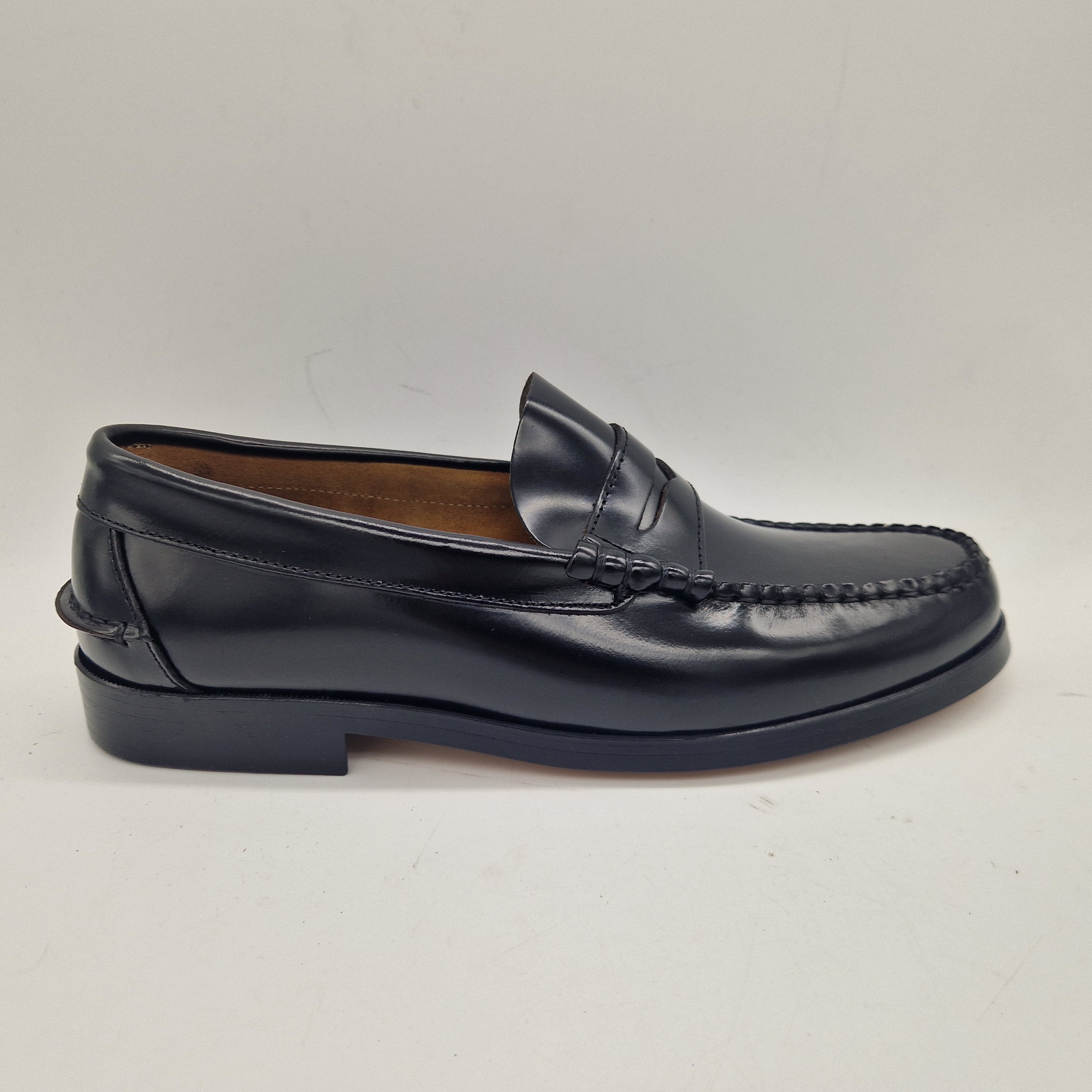 MOCASÍN EN PIEL NEGRA - 75352