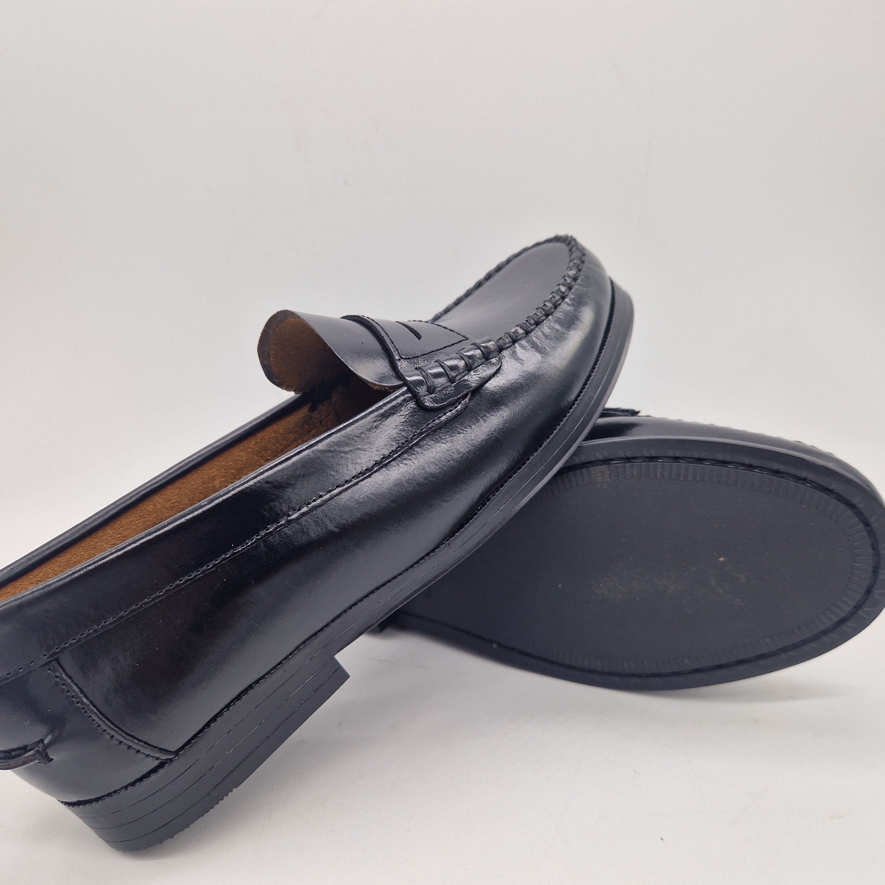 MOCASÍN EN PIEL NEGRA - 75358