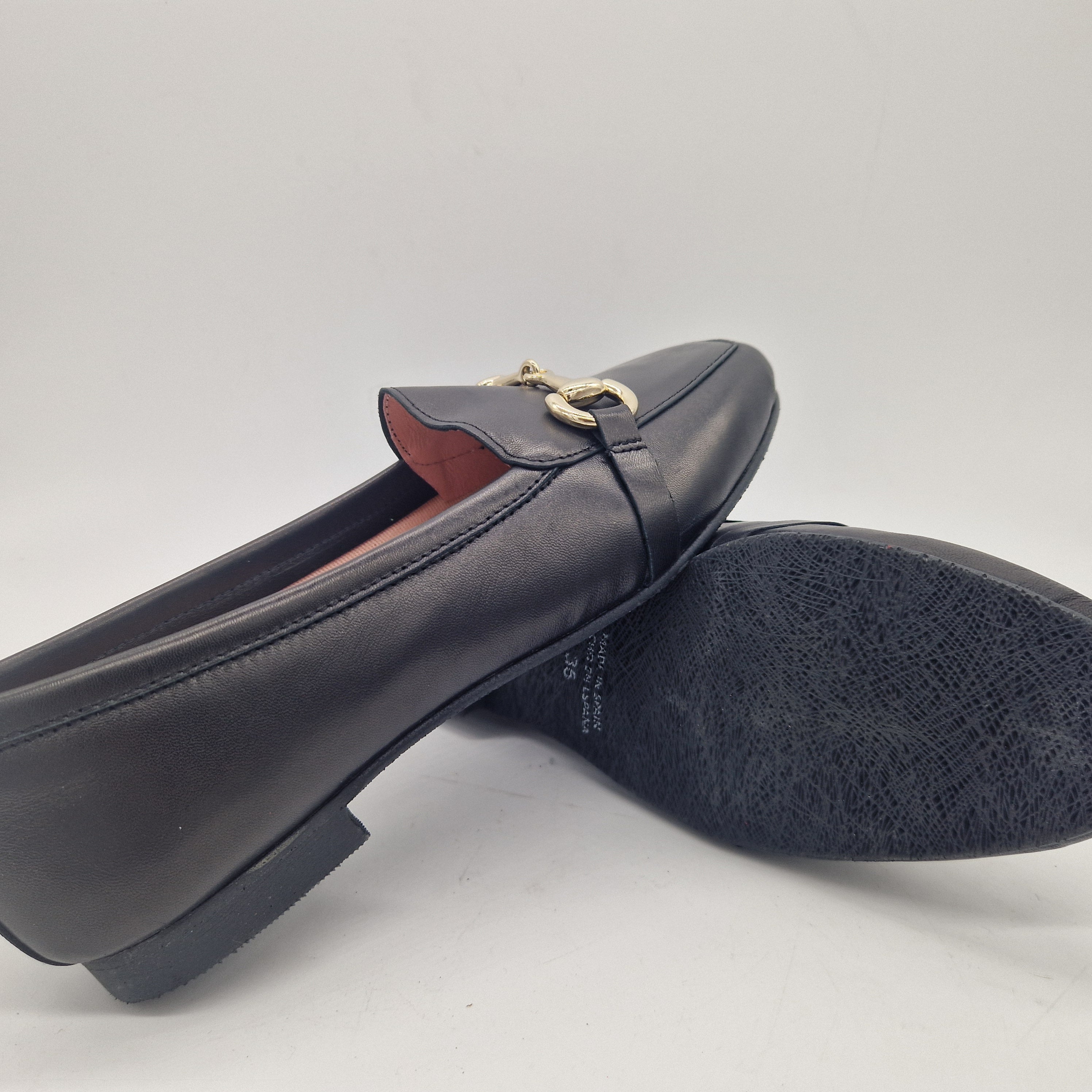 MOCASÍN EN PIEL NEGRA - 75415