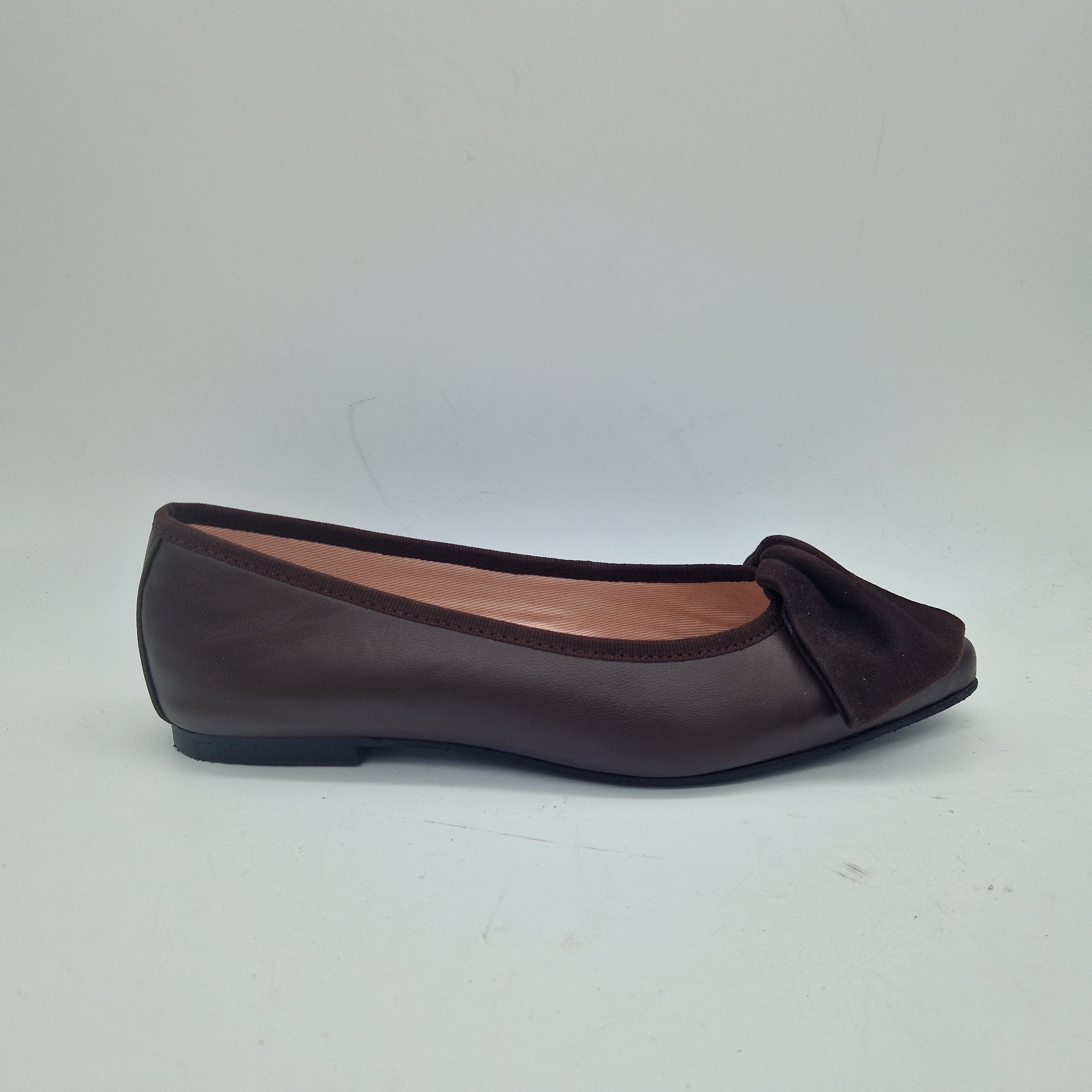 BAILARINA CON LAZON EN PIEL MARRÓN - 75506